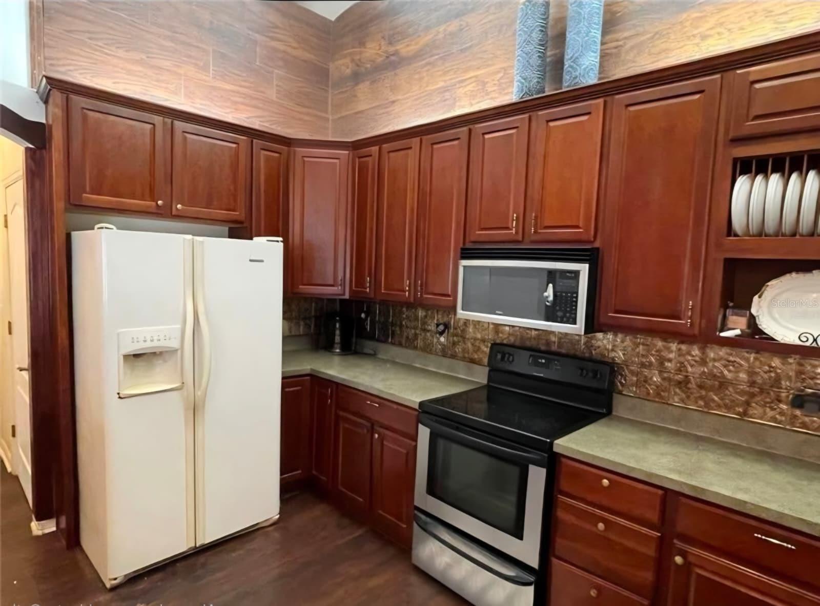 2915 Southern Pines Loop Property Photo 9