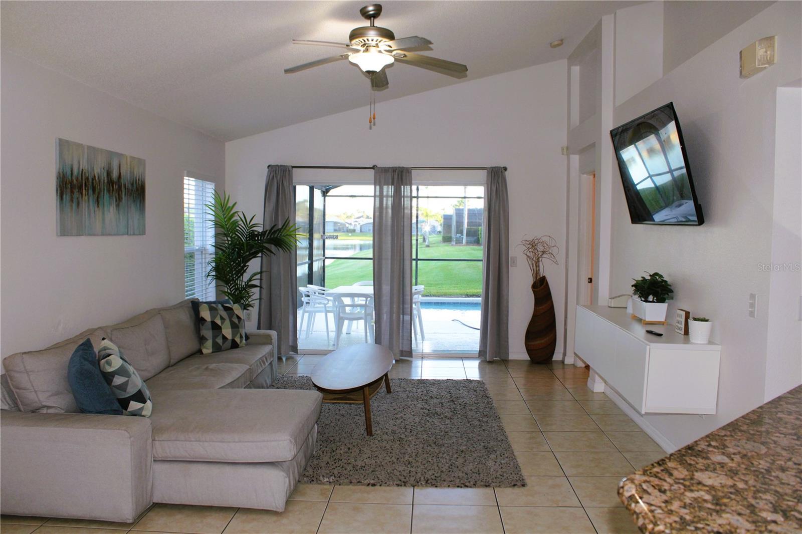 1068 Lake Berkley Dr Property Photo 17