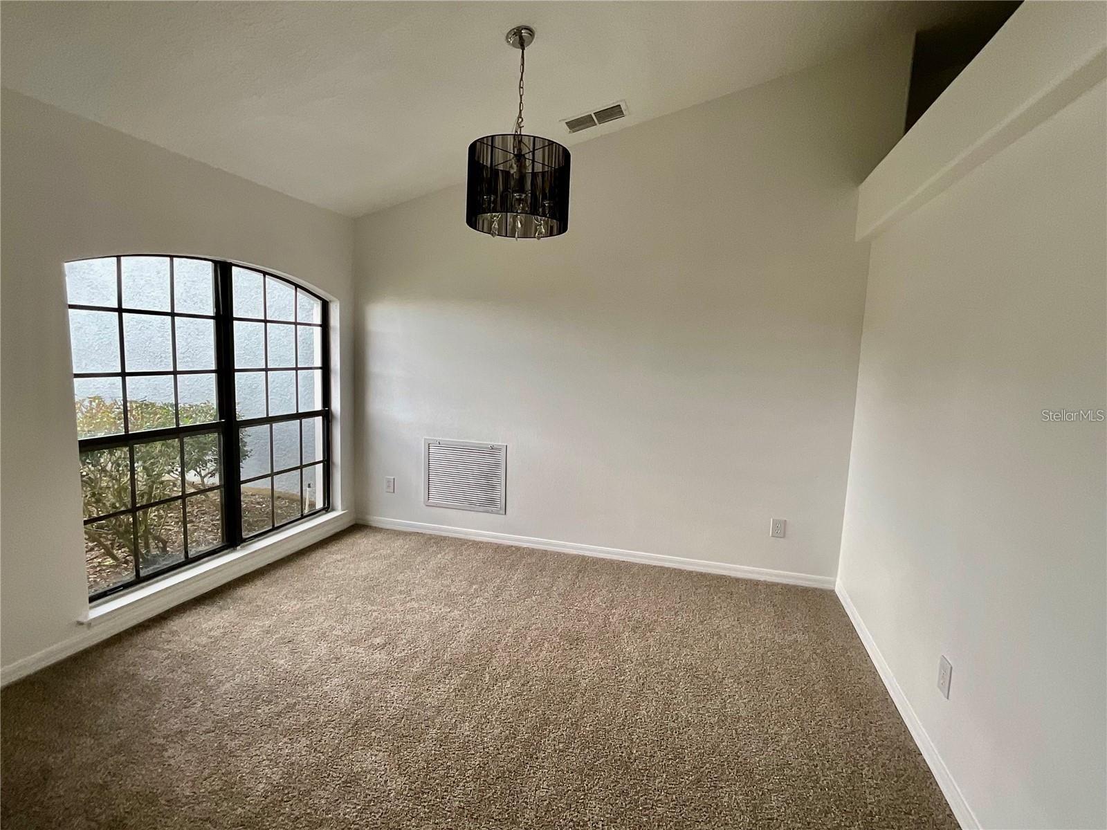 511 Coventry Rd Property Photo 2