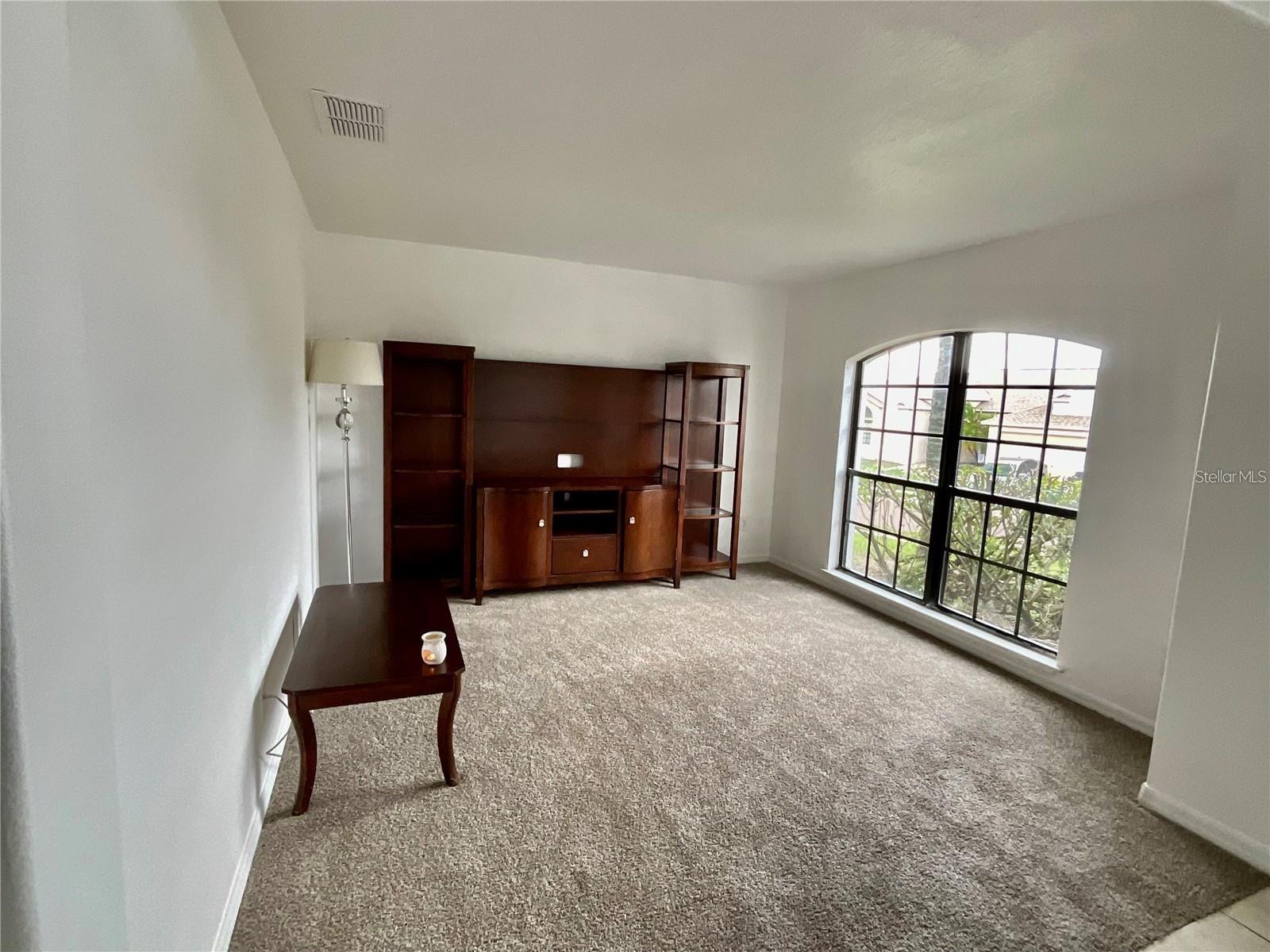511 Coventry Rd Property Photo 3