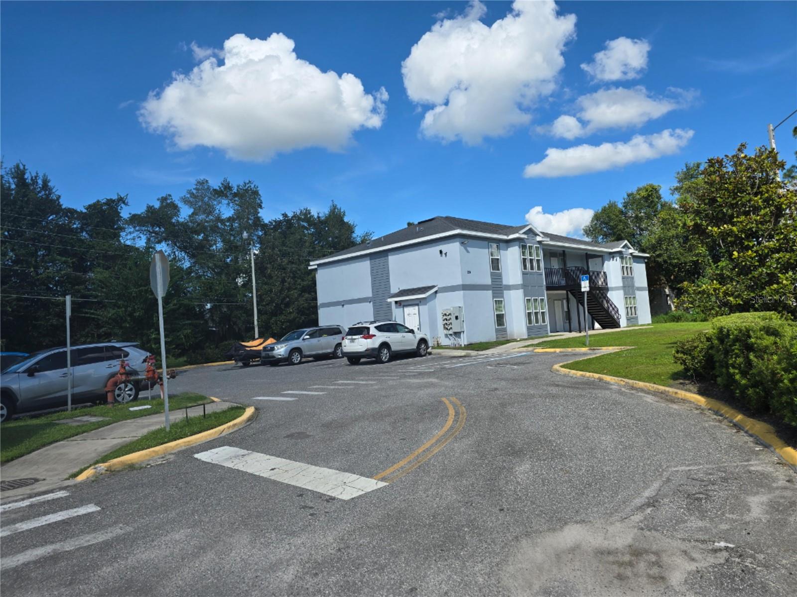 284 Gardner Ln #e Property Photo 14