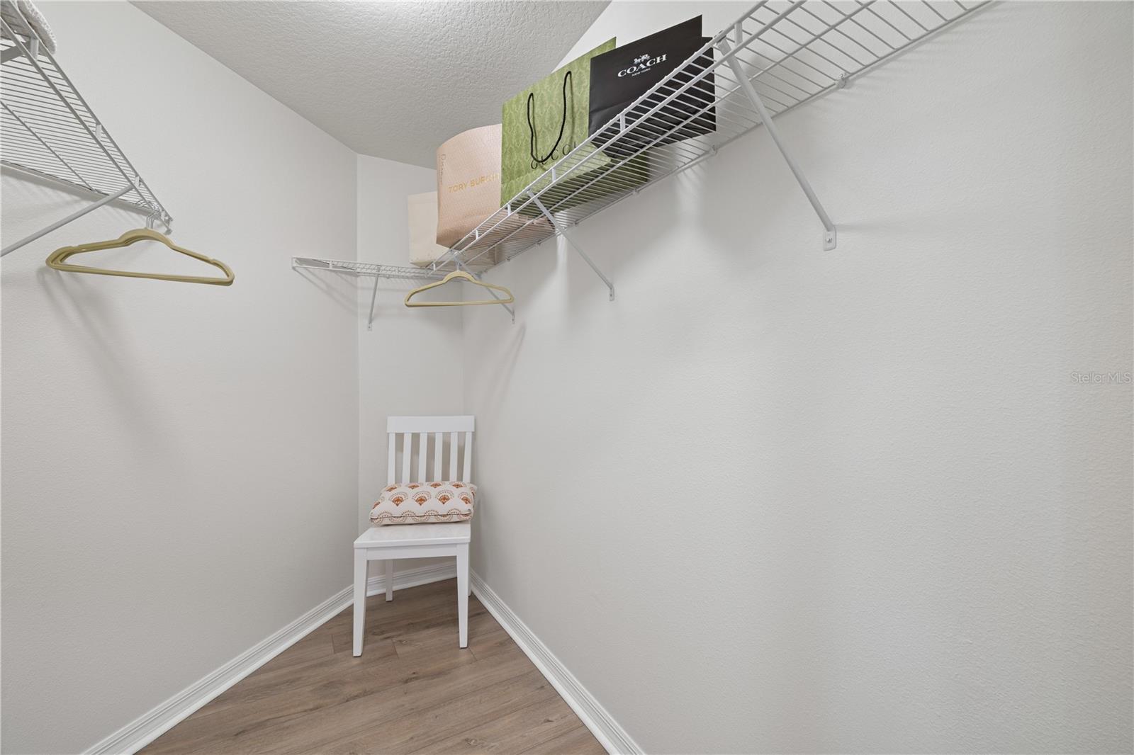 915 Overpool Ave Property Photo 29