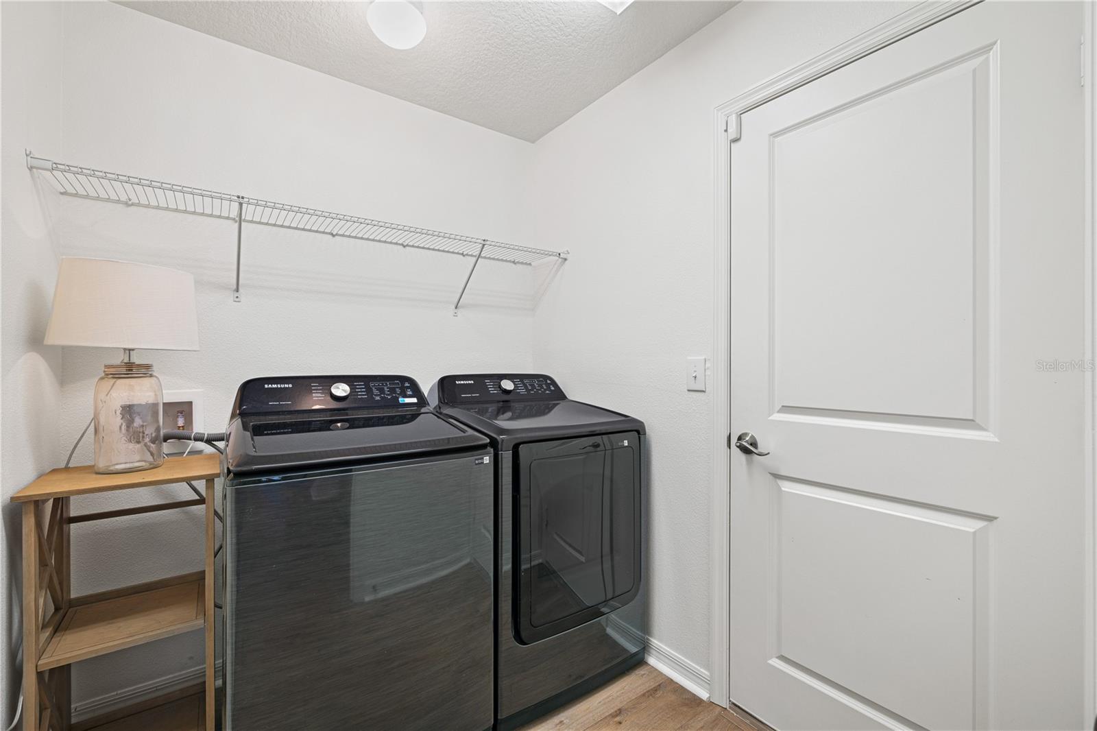 915 Overpool Ave Property Photo 35