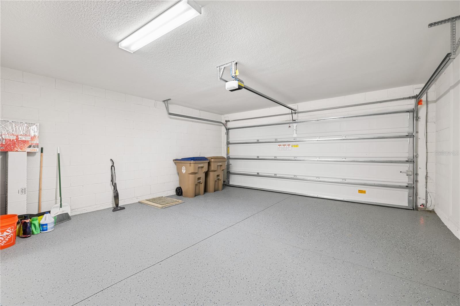 915 Overpool Ave Property Photo 36