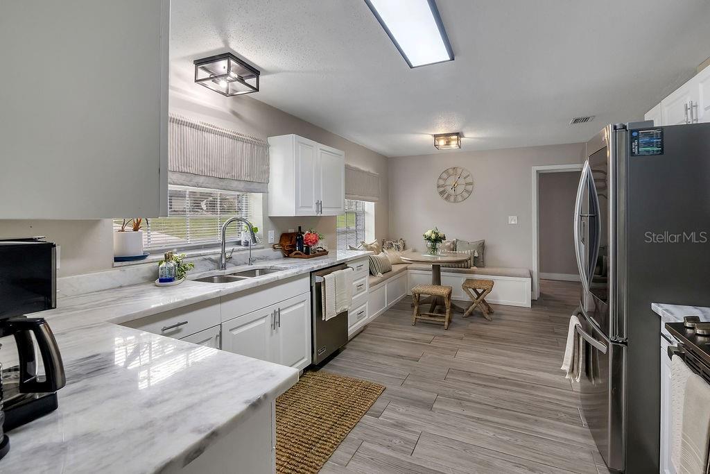 105 Spring Cove Trl Property Photo 18