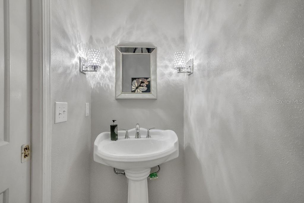 105 Spring Cove Trl Property Photo 36