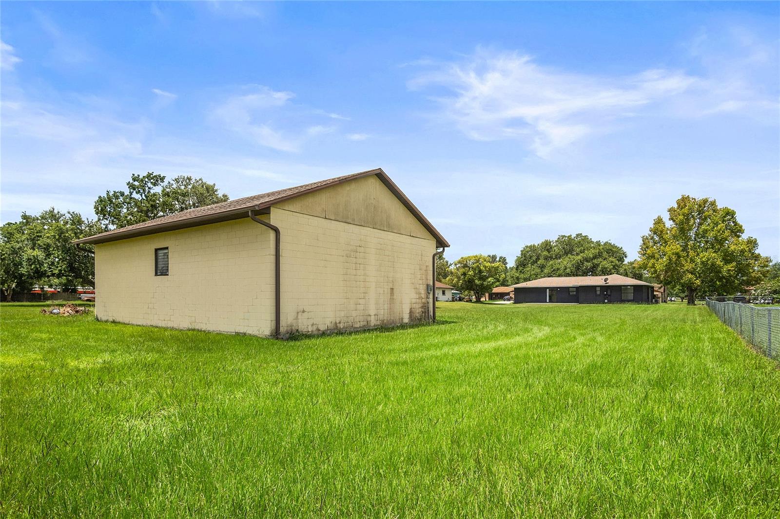 1177 Liza St Property Photo 34