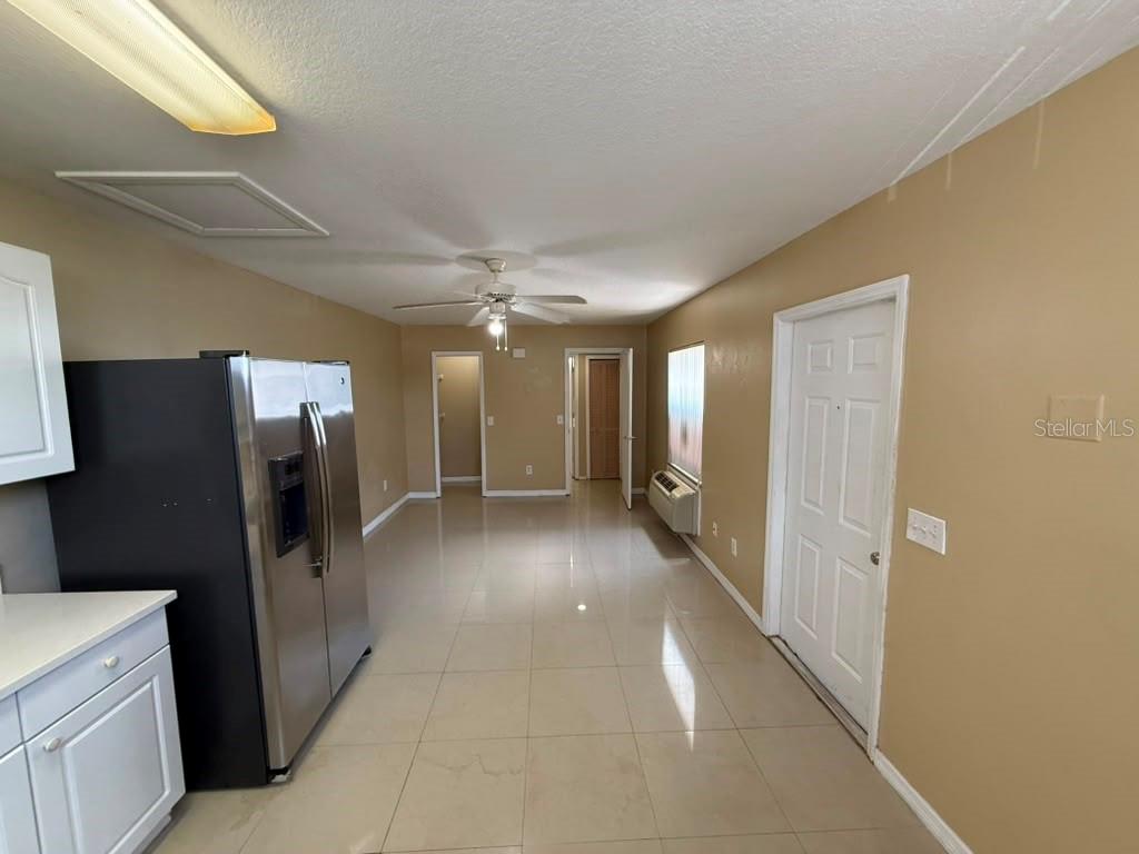 709 Orchid Dr #b Property Photo 5