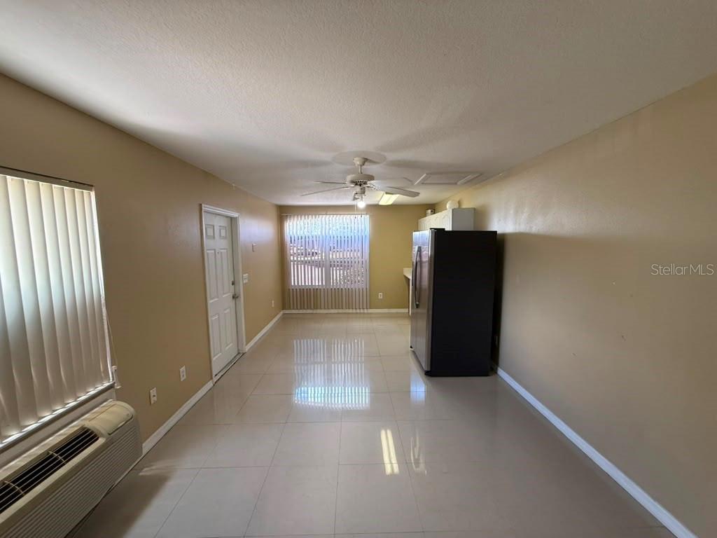 709 Orchid Dr #b Property Photo 6