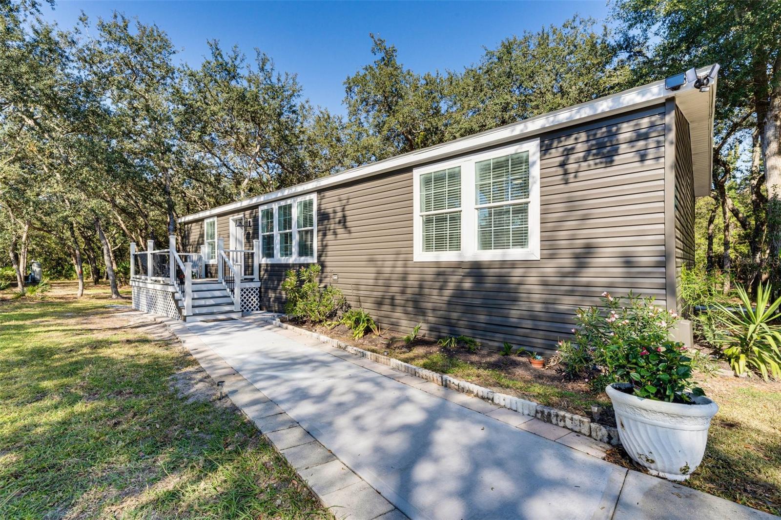 8125 SHELLEY TRL Property Photo 1