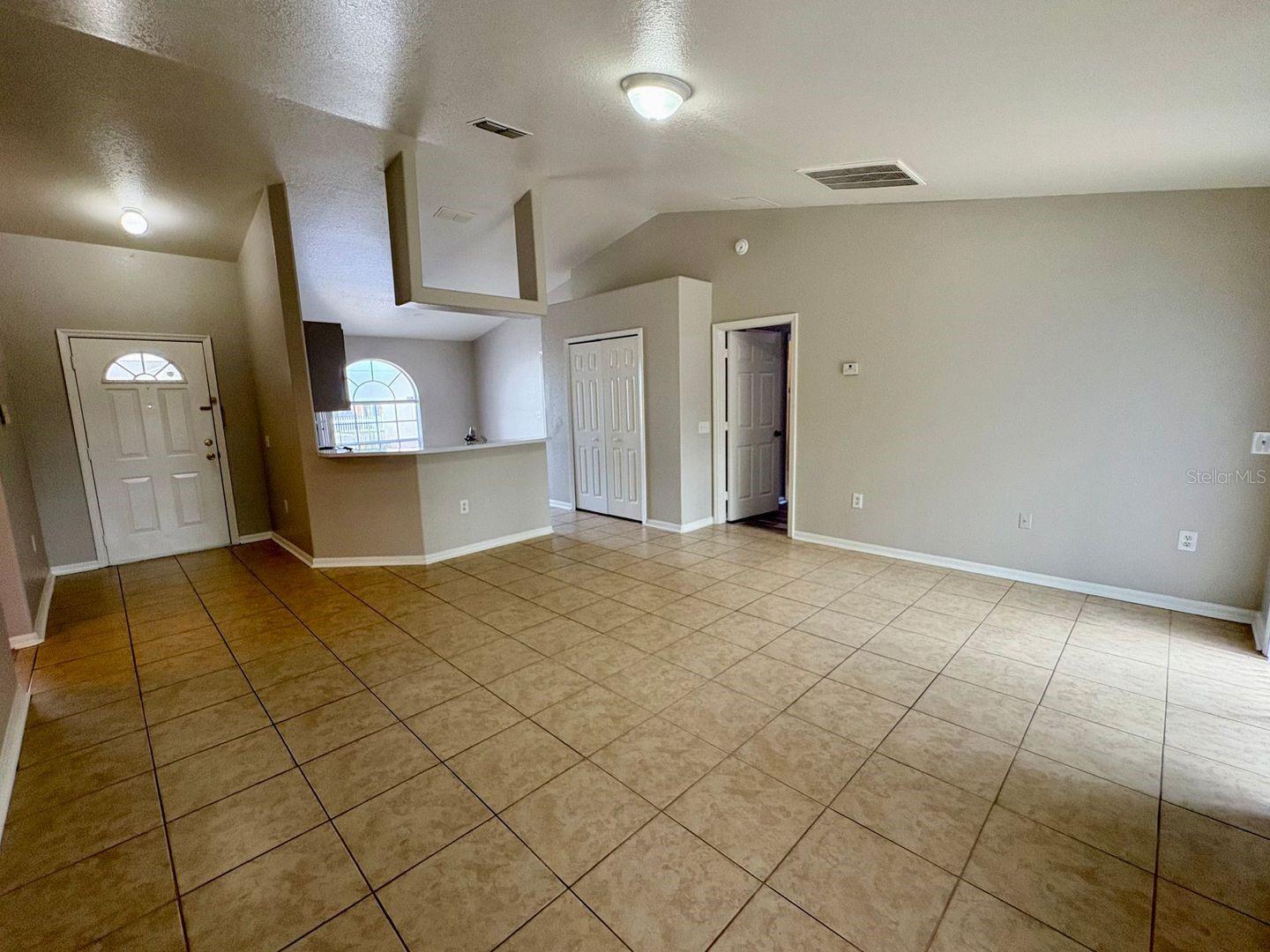 609 Tamarin Ln Property Photo 12