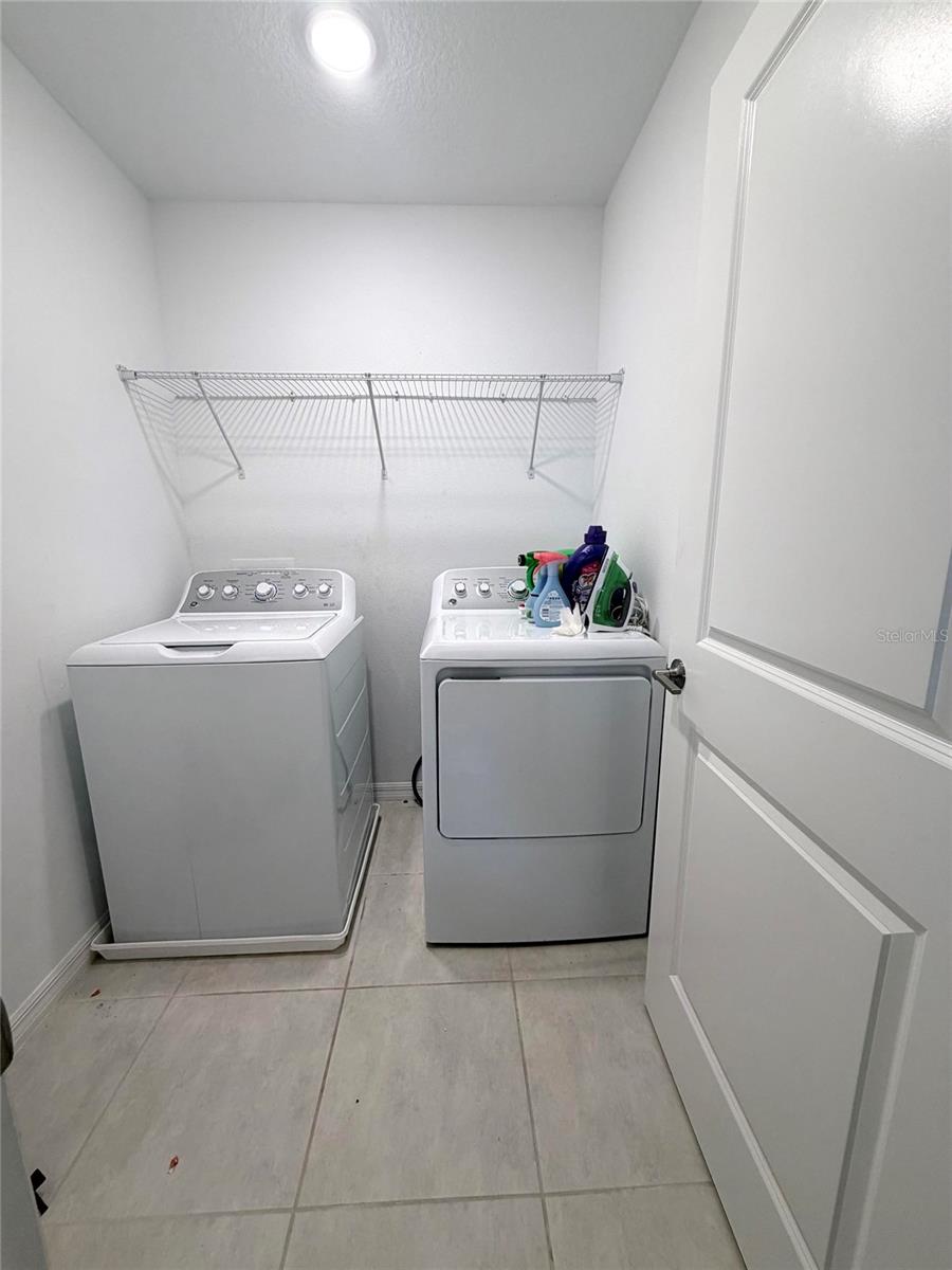 216 Citrine Loop Property Photo 13