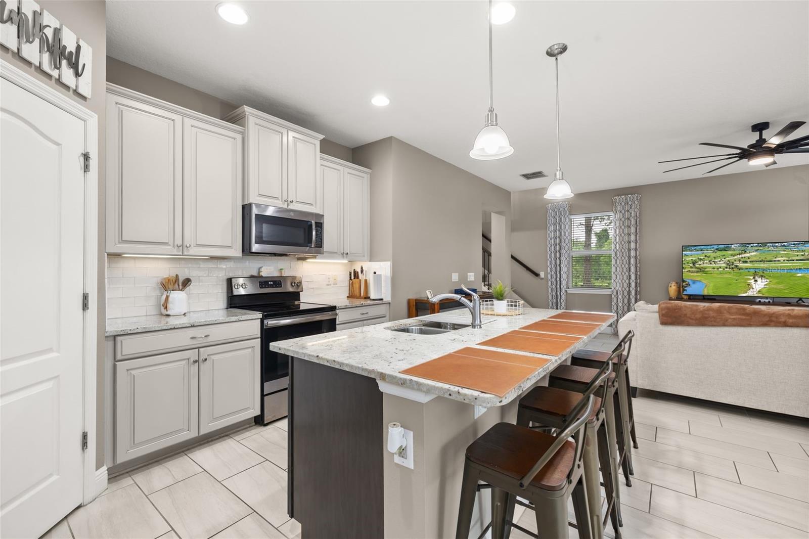 17023 Goldcrest Loop Property Photo 12