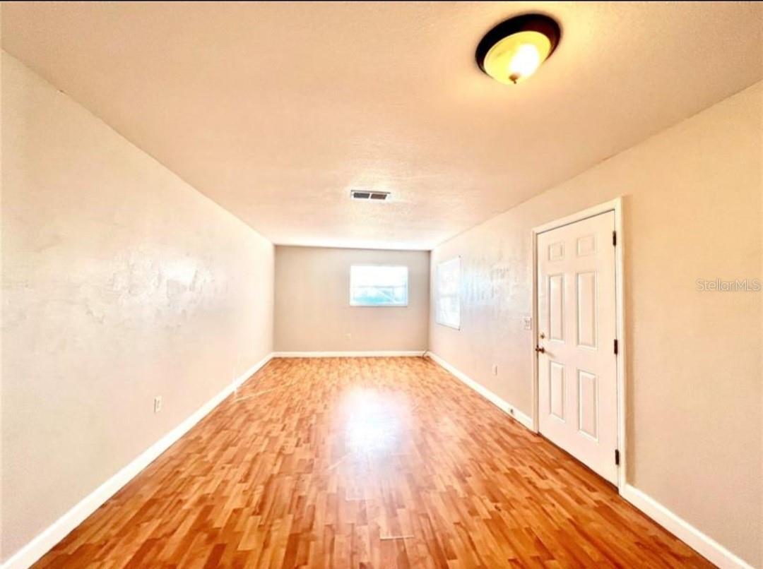 209 Avenue B Se Property Photo 5