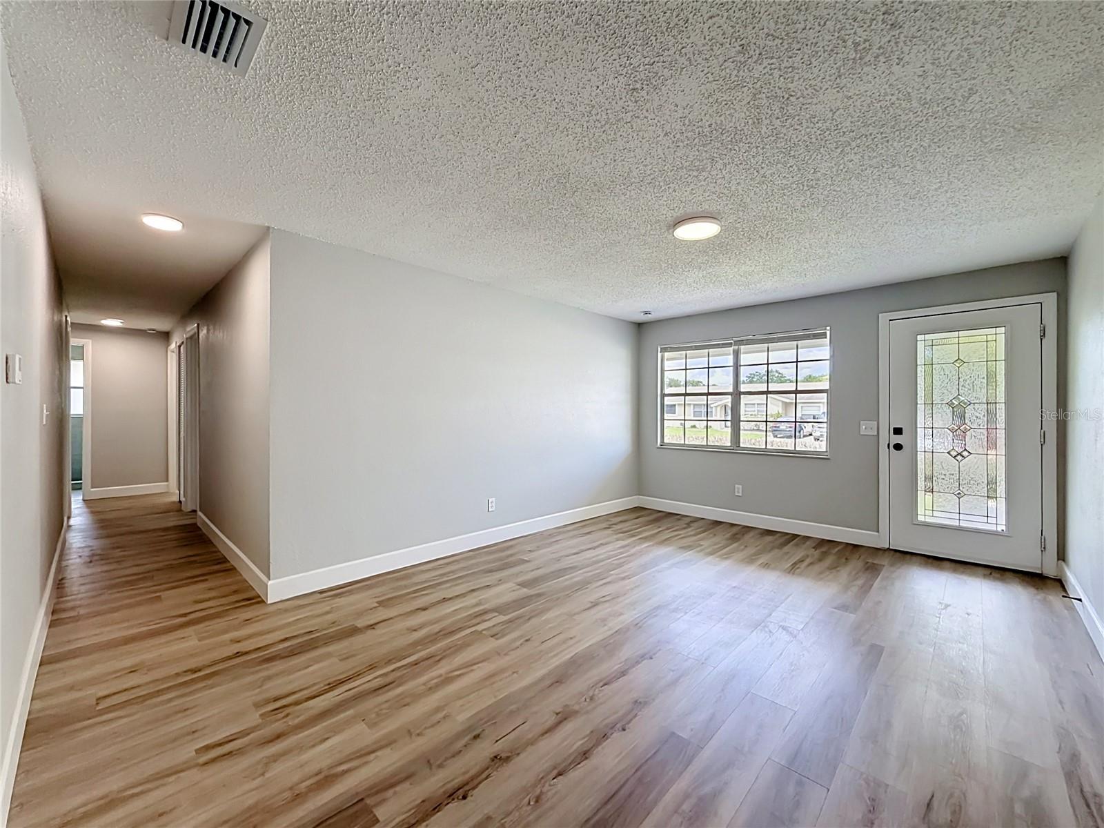 115 Drew Ave Property Photo 4