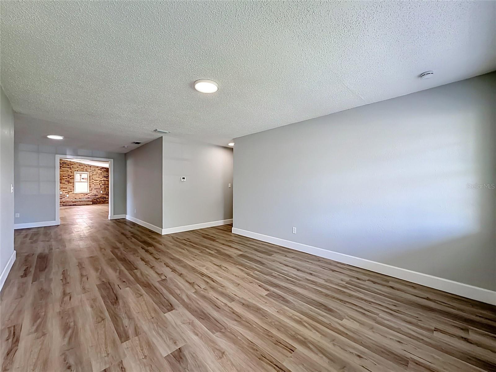 115 Drew Ave Property Photo 5