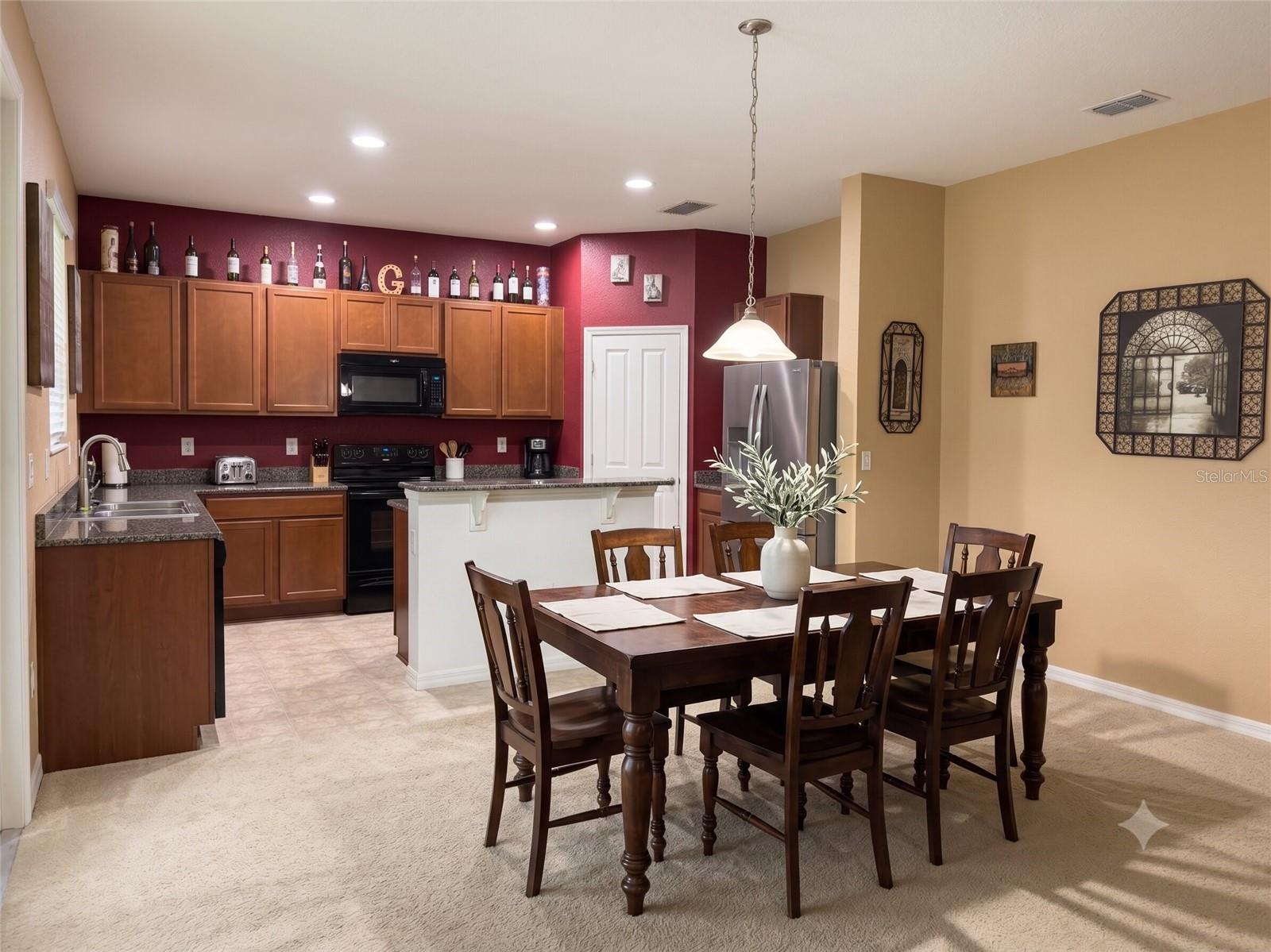 2809 Shelburne Way Property Photo 6
