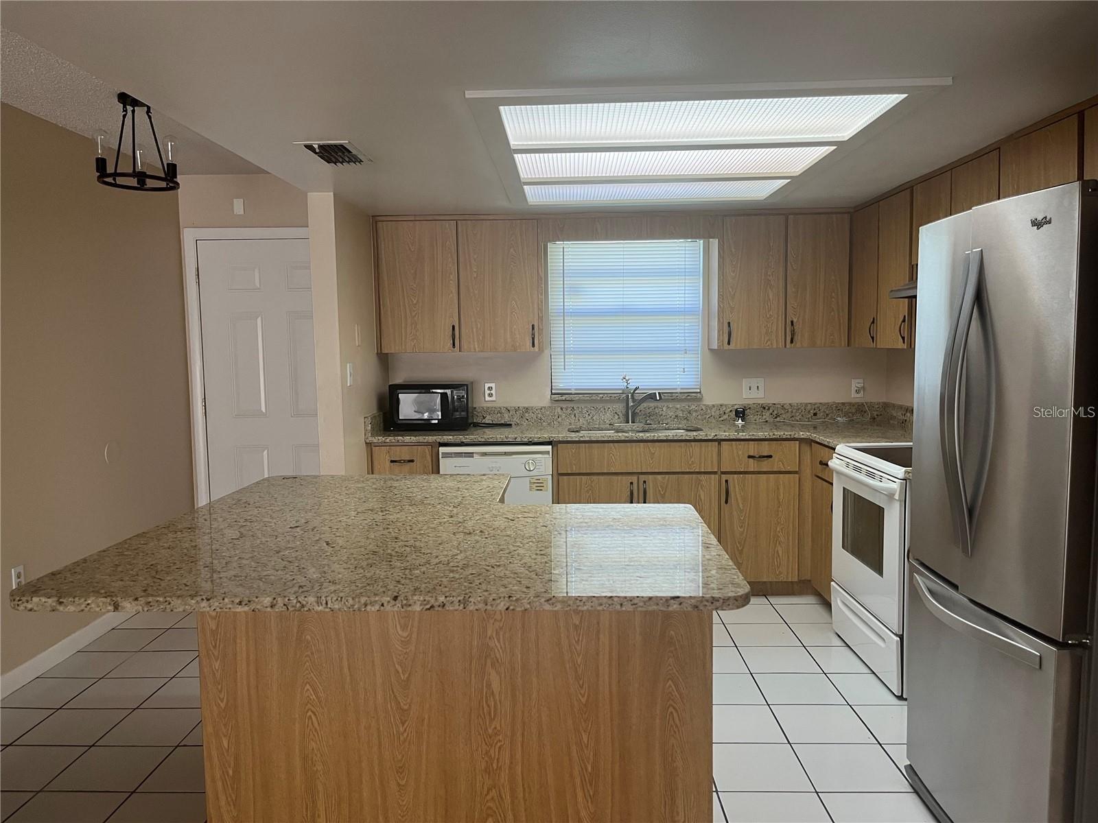 2112 W Martin St Property Photo 4