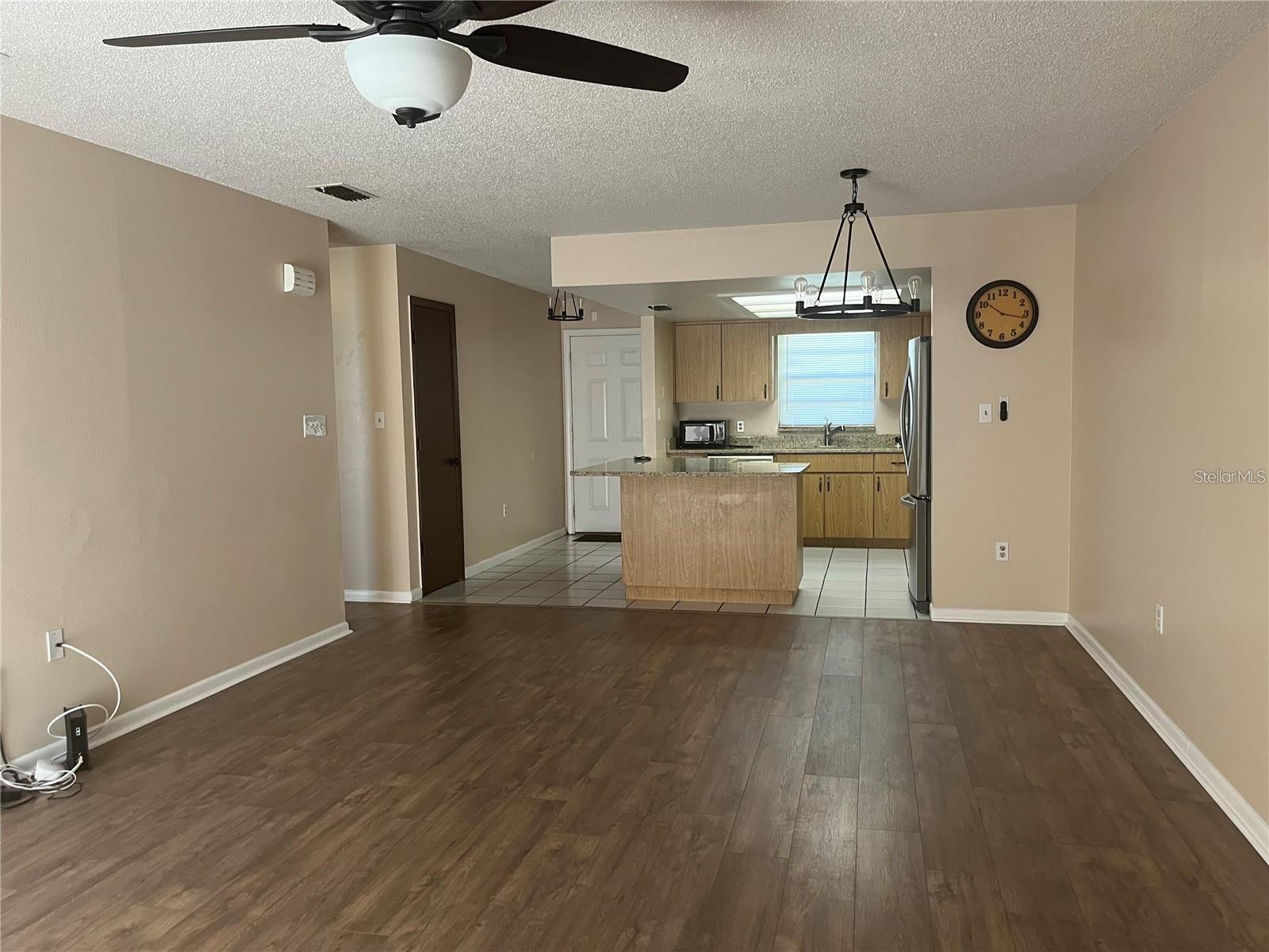 2112 W Martin St Property Photo 6