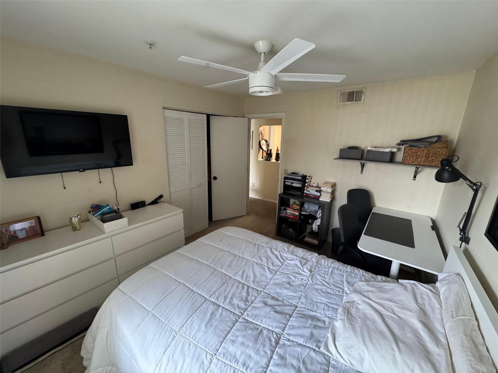 2360 Sw Archer Rd #915 Property Photo 6