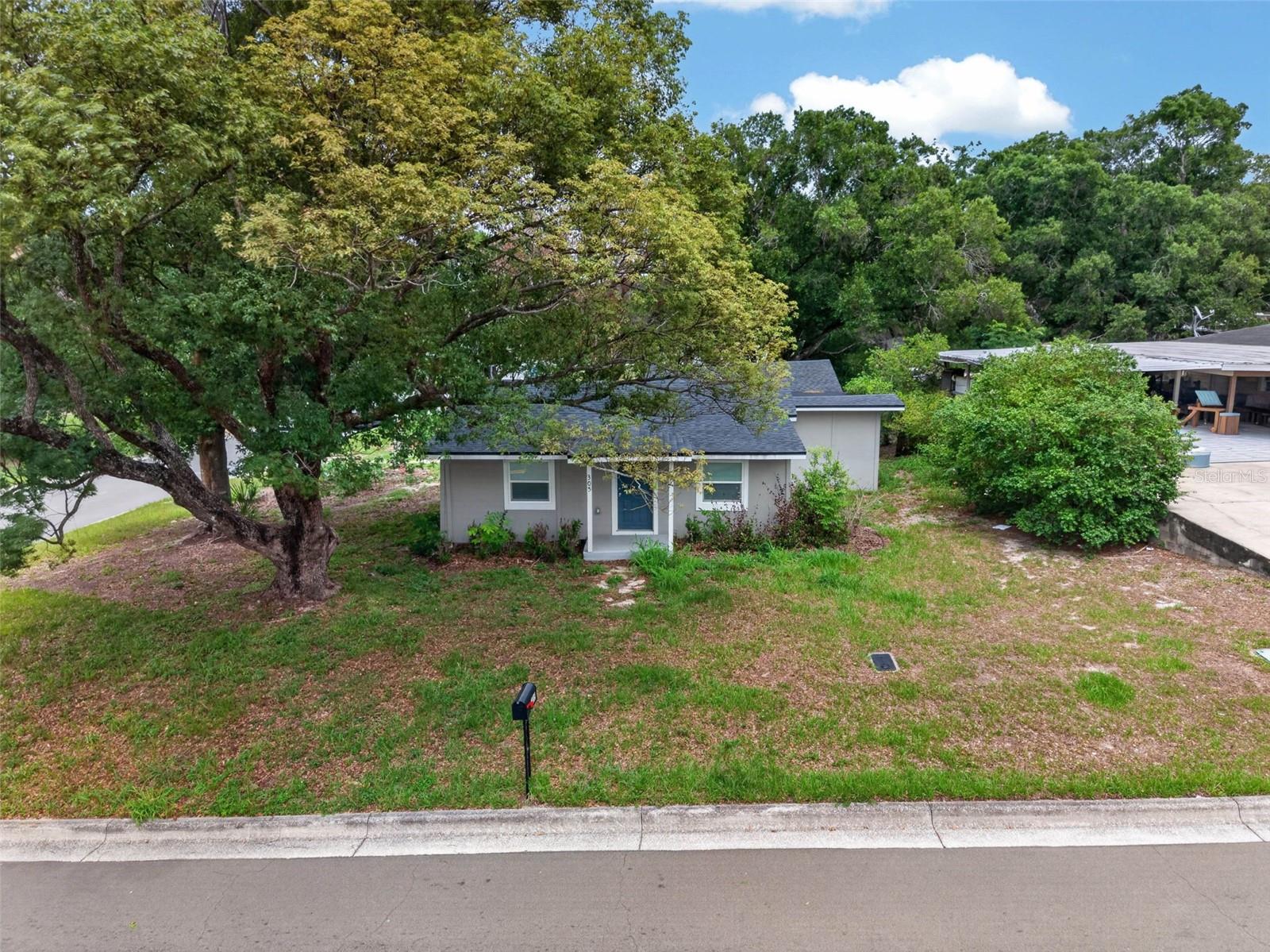 305 S Sharp St Property Photo 3