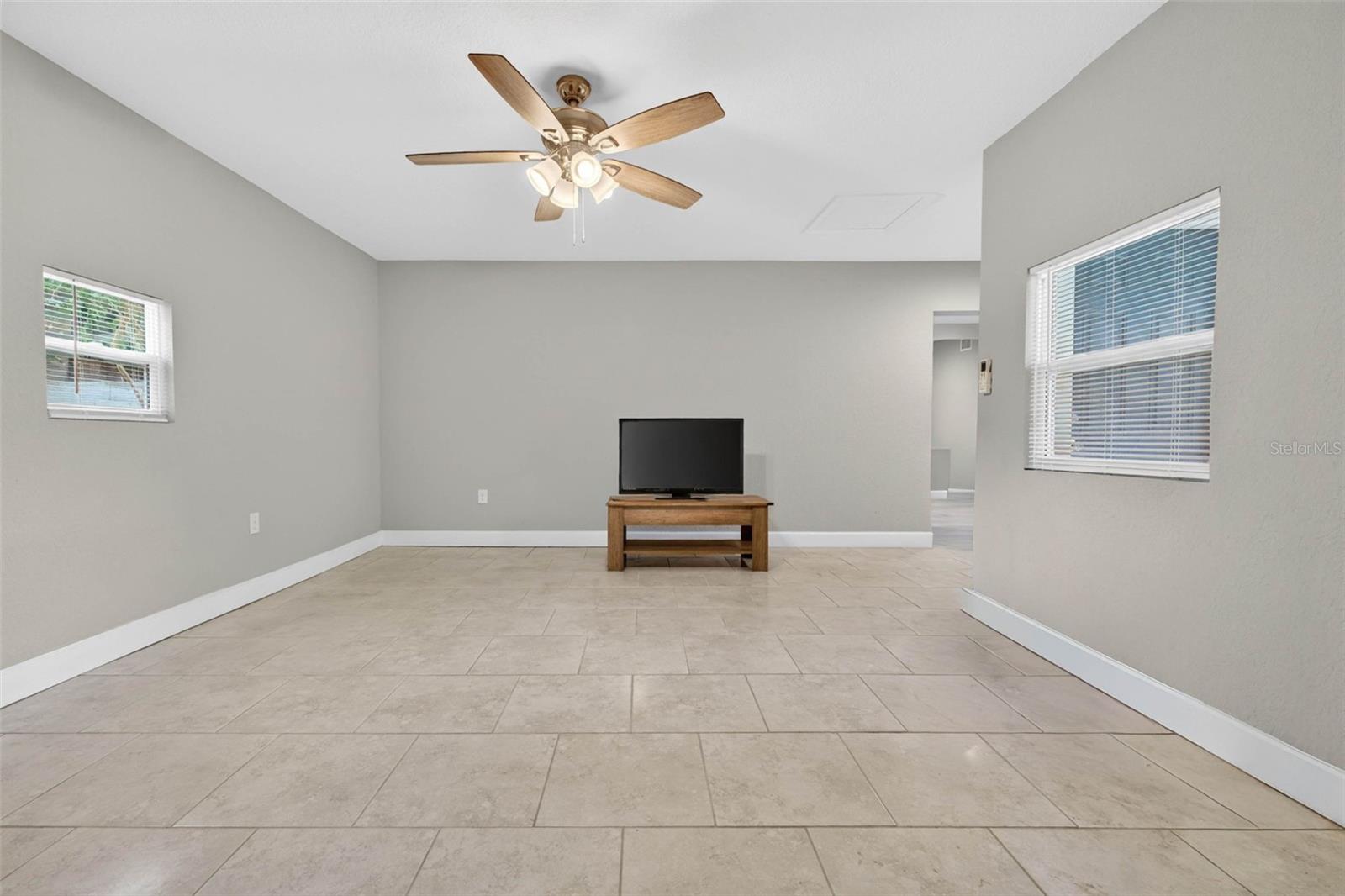 305 S Sharp St Property Photo 15