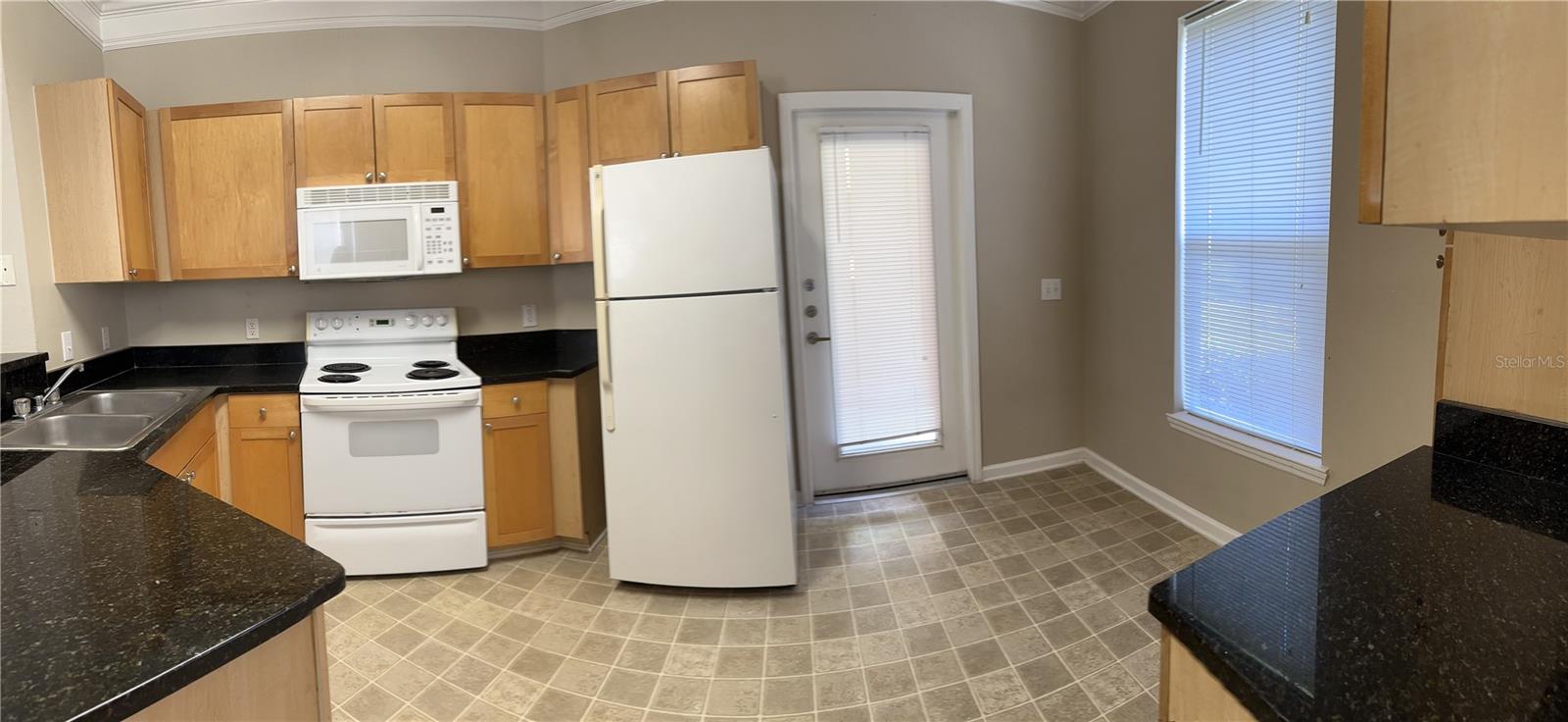 8855 Villa View Cir #105 Property Photo 6