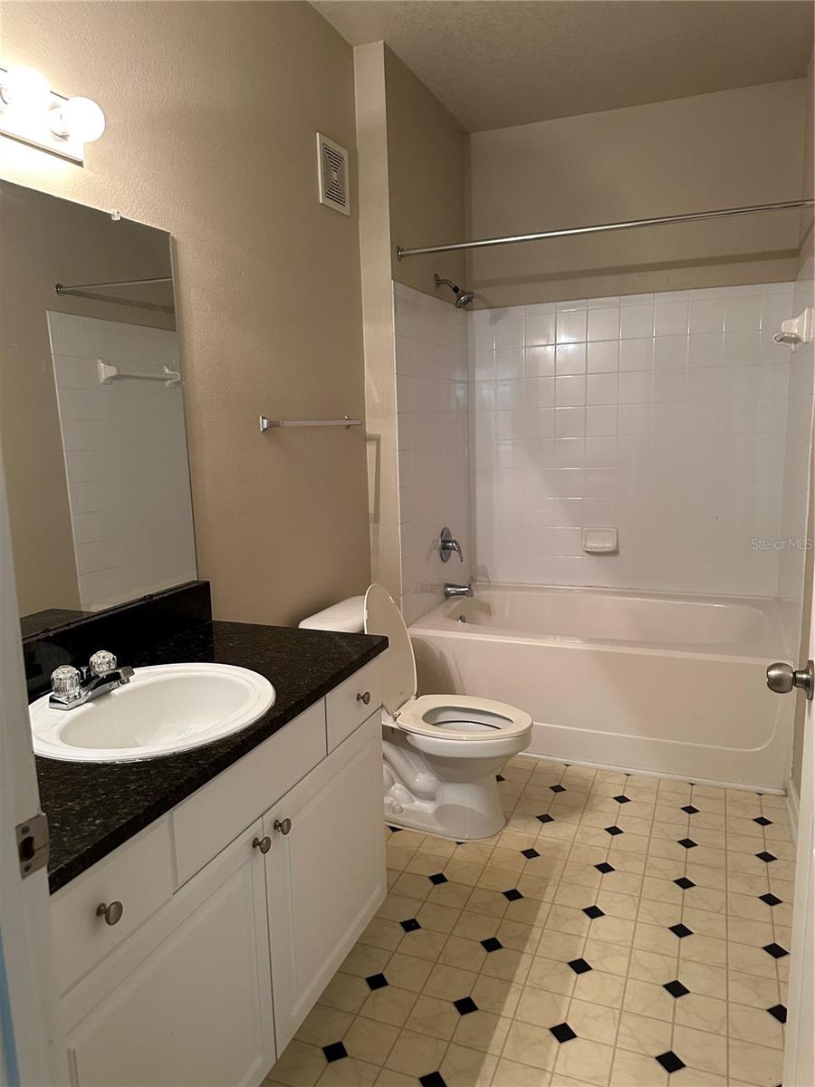 8855 Villa View Cir #105 Property Photo 12