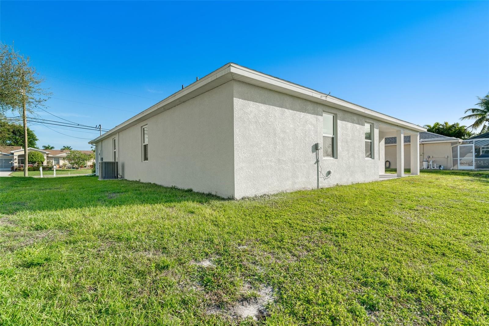 1452 Se 13th Ter Property Photo 45