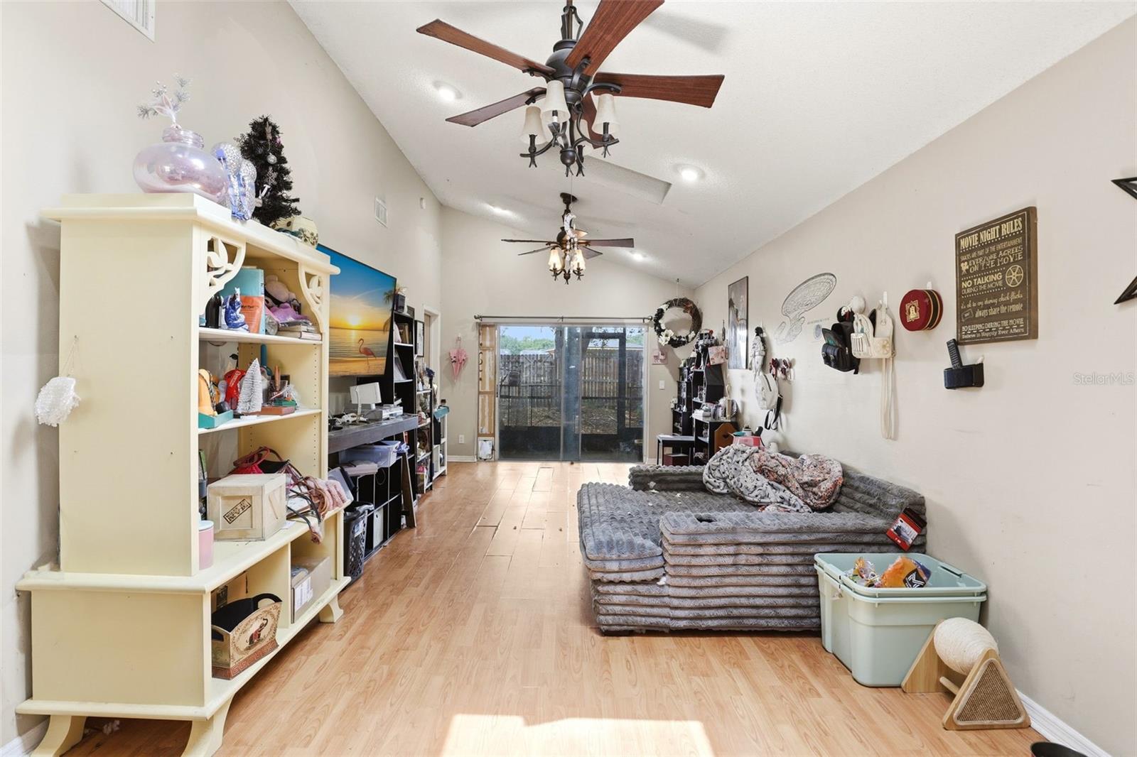 1281 Crossfield Dr Property Photo 3