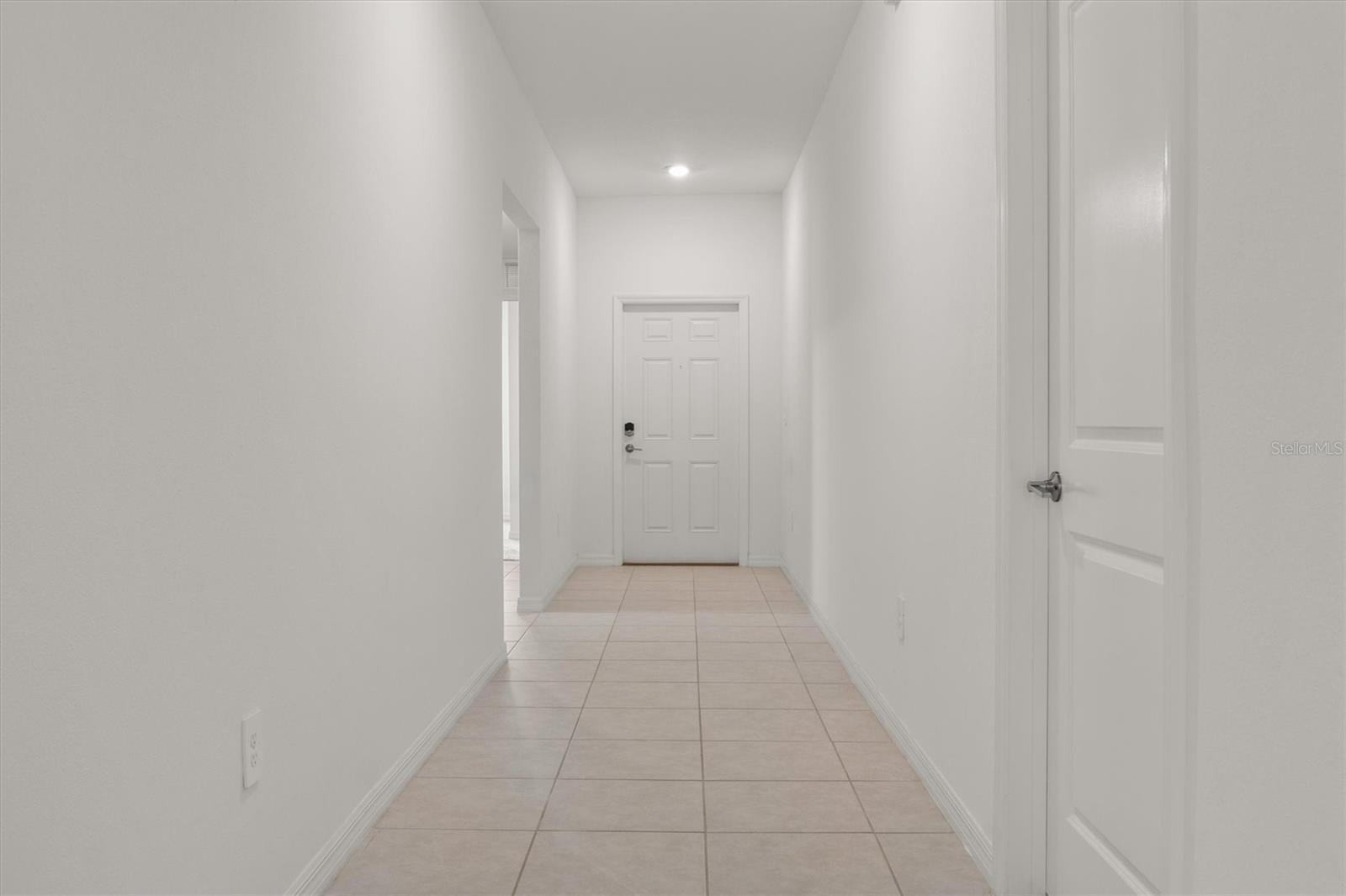 1856 Red Loop Property Photo 2