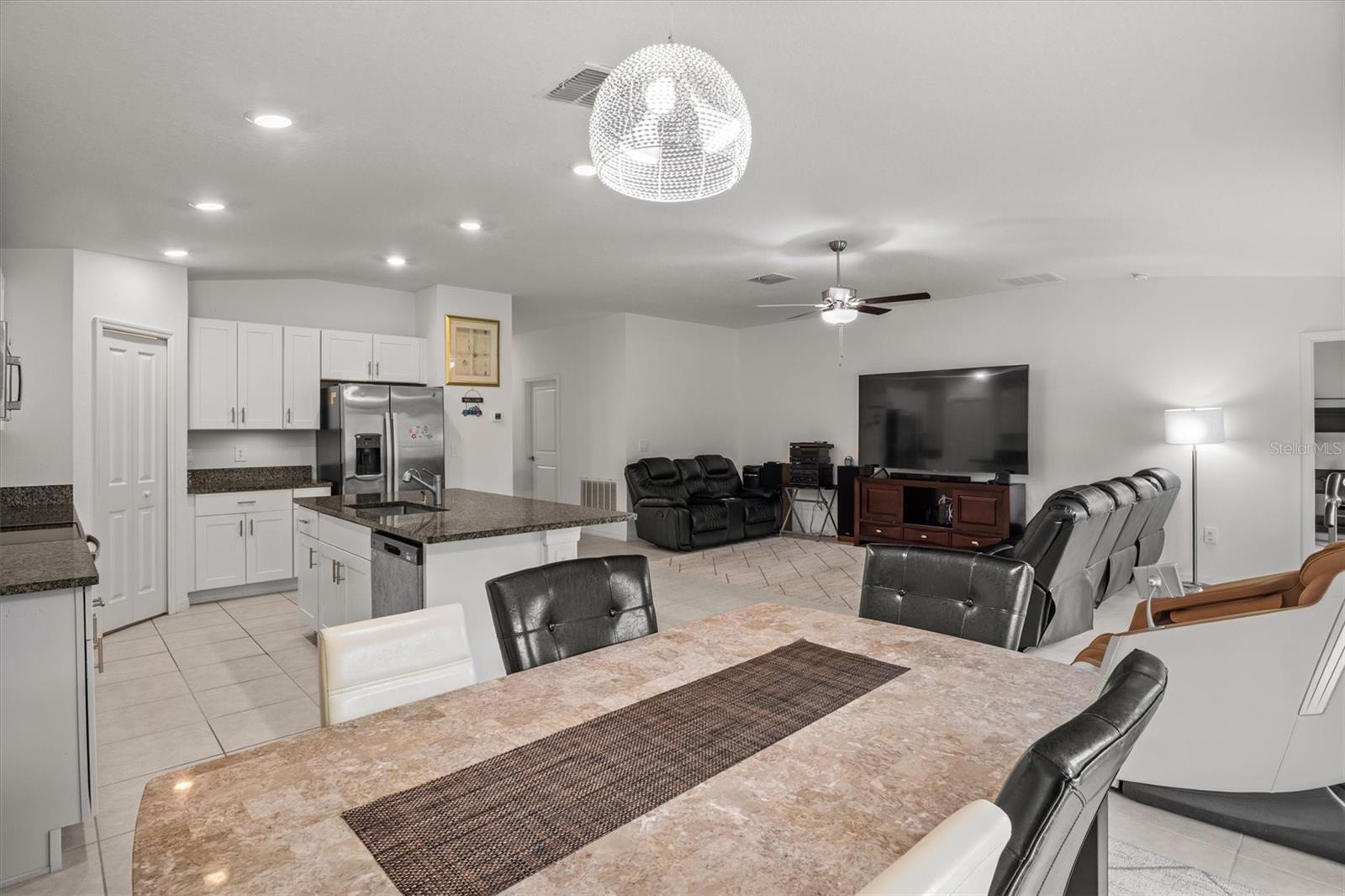 1856 Red Loop Property Photo 7