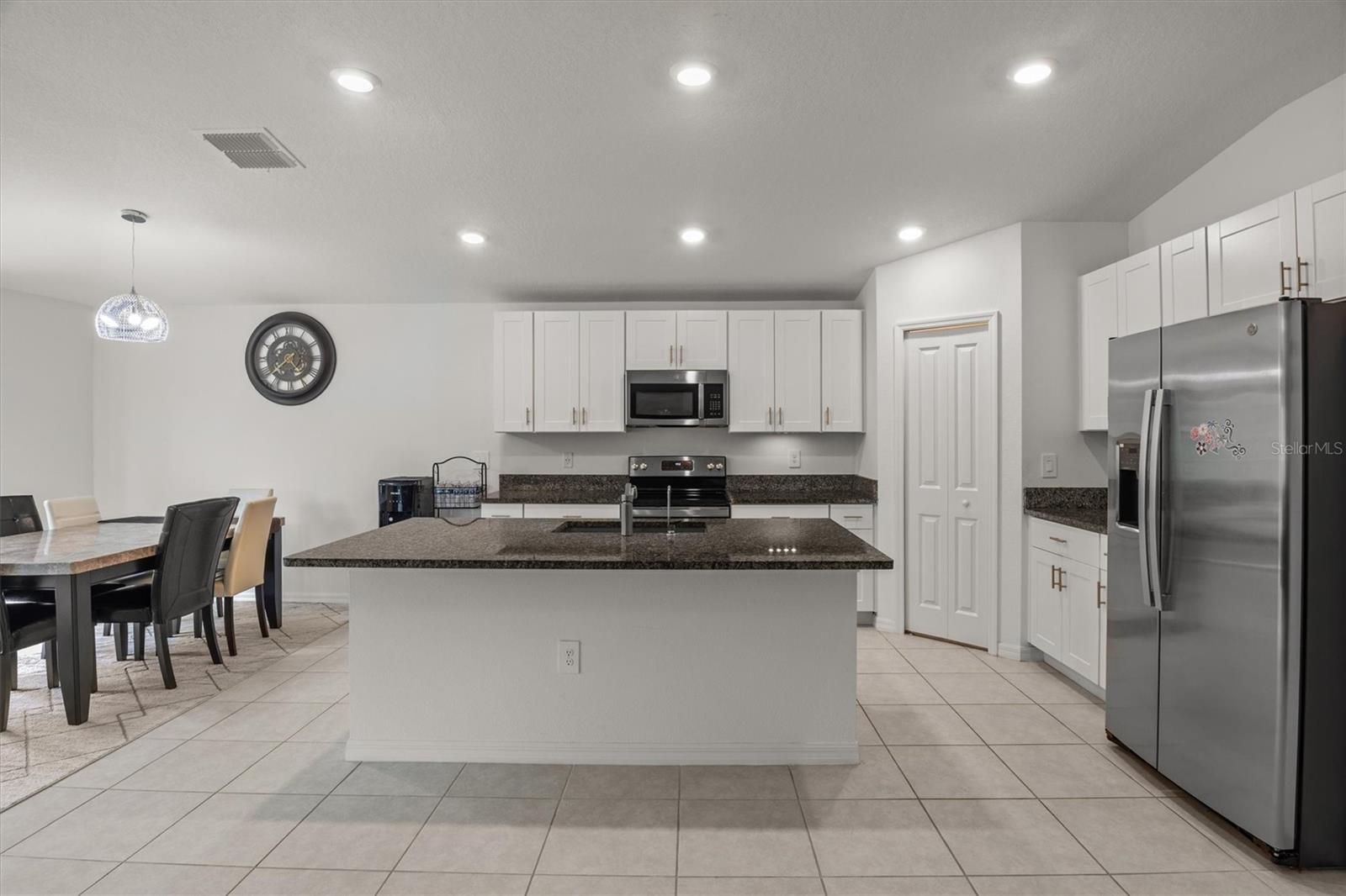 1856 Red Loop Property Photo 10