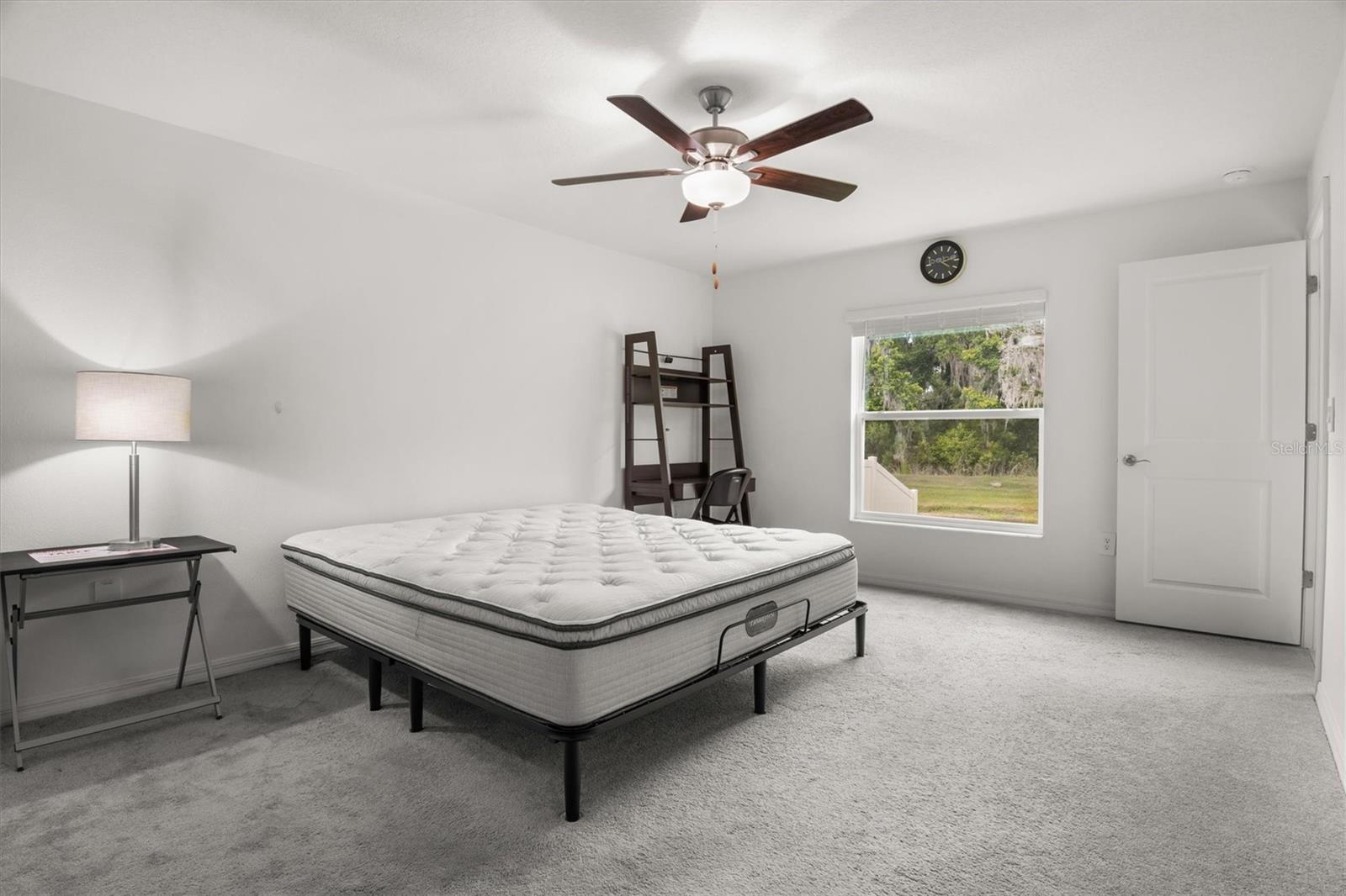 1856 Red Loop Property Photo 12