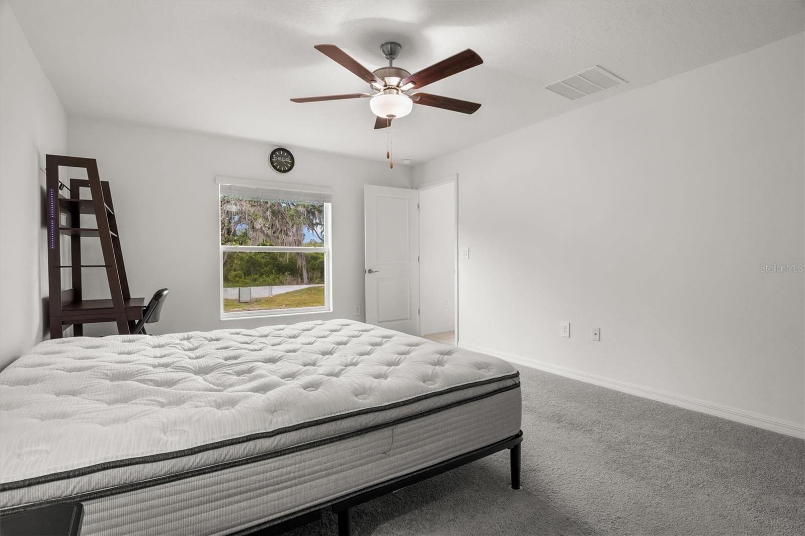 1856 Red Loop Property Photo 13