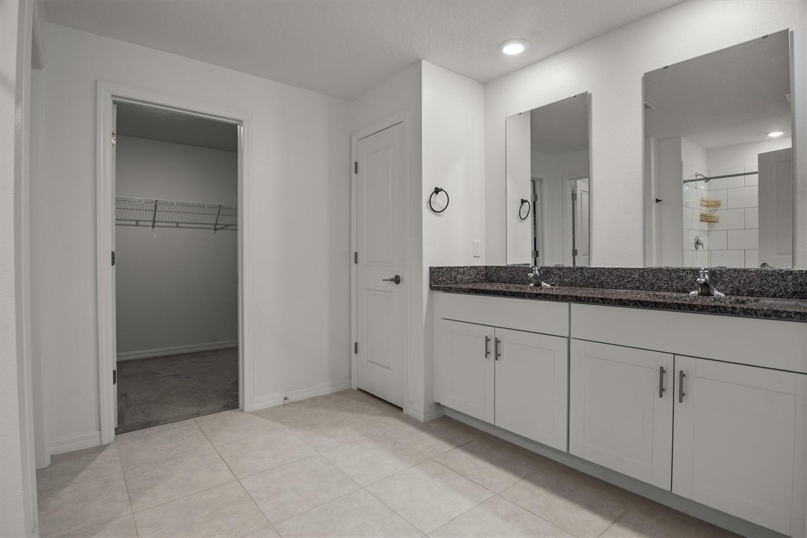 1856 Red Loop Property Photo 15