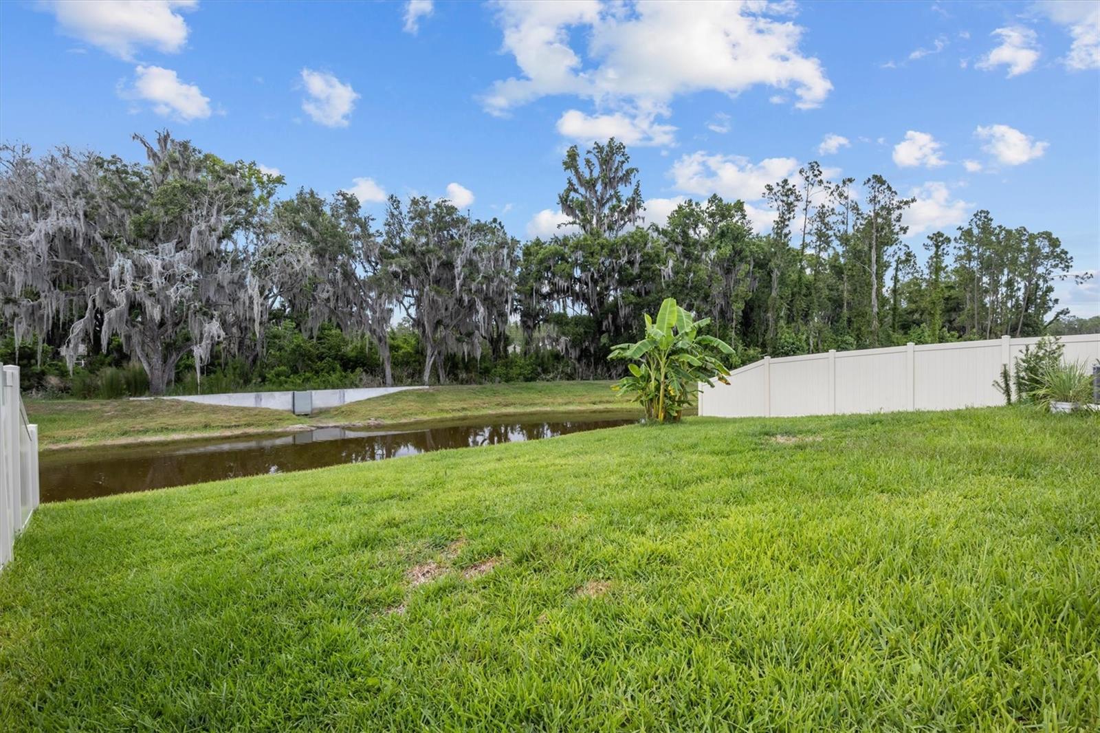 1856 Red Loop Property Photo 26