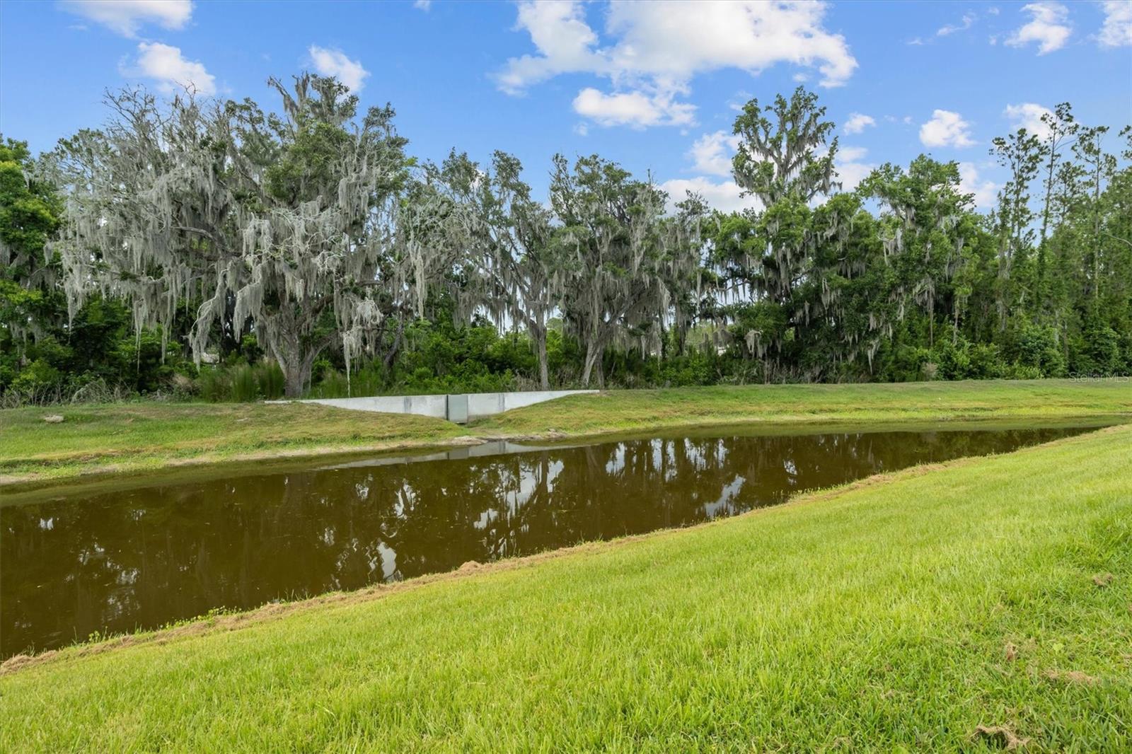 1856 Red Loop Property Photo 27