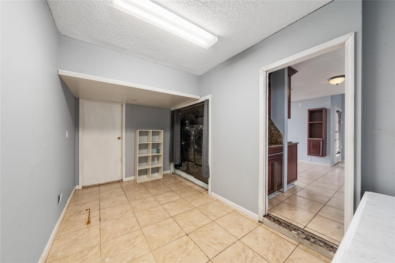 8810 Kensington Ct Property Photo 9