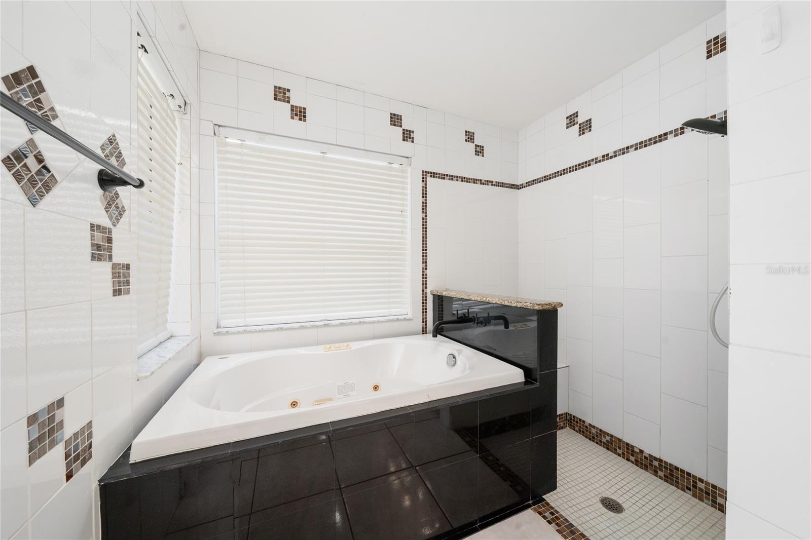 8810 Kensington Ct Property Photo 15