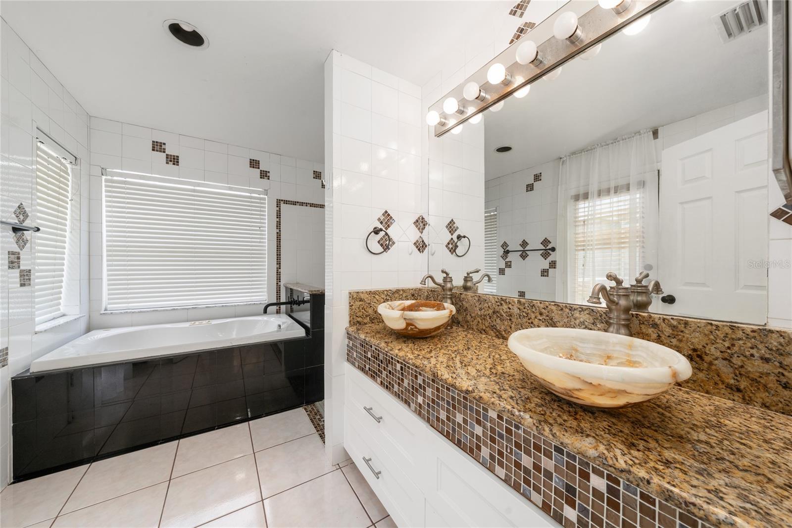 8810 Kensington Ct Property Photo 16