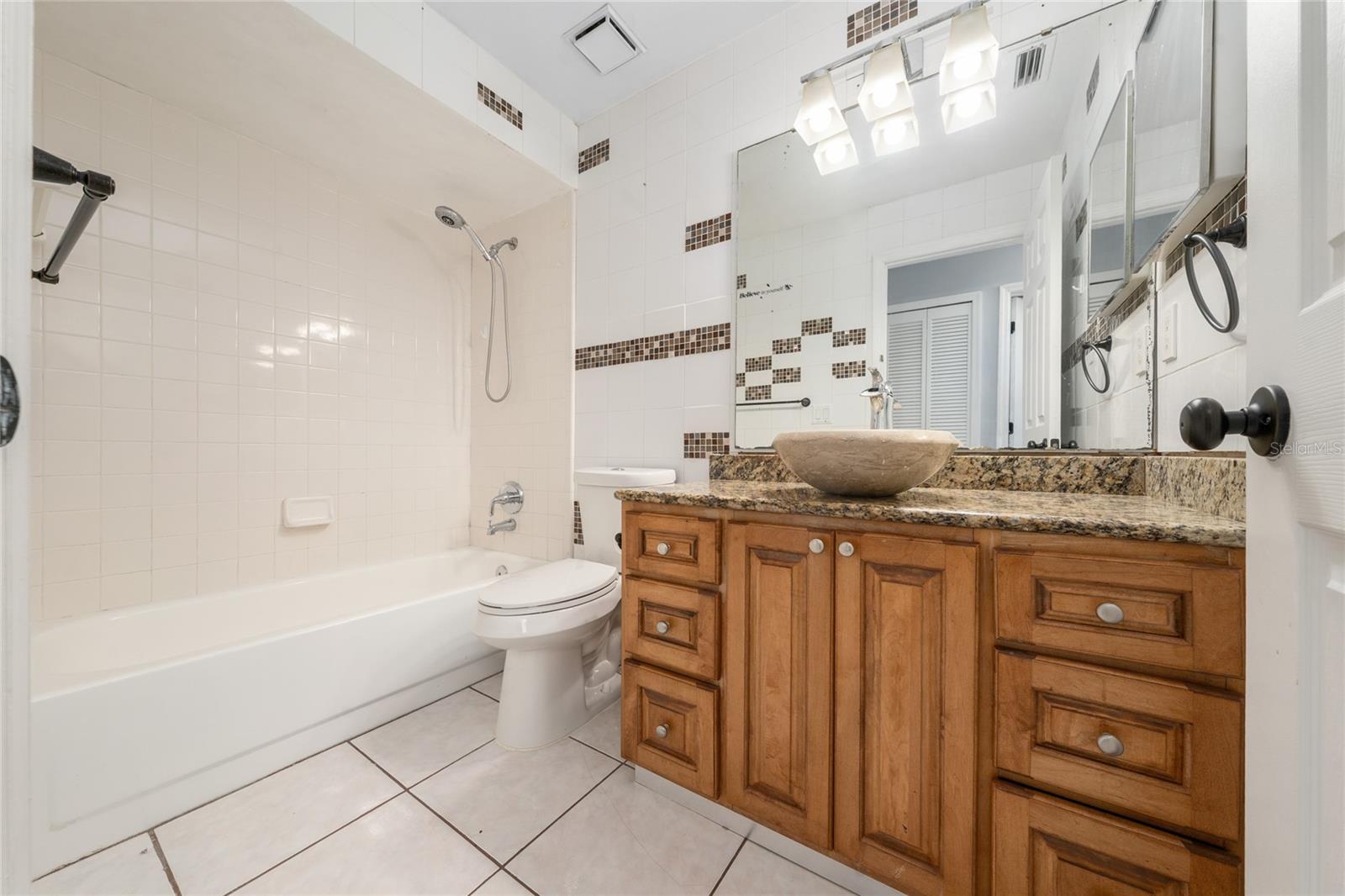 8810 Kensington Ct Property Photo 17