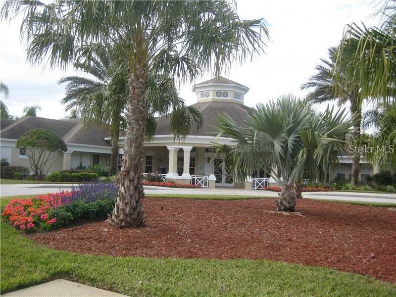 2411 Silver Palm Dr Property Photo 3