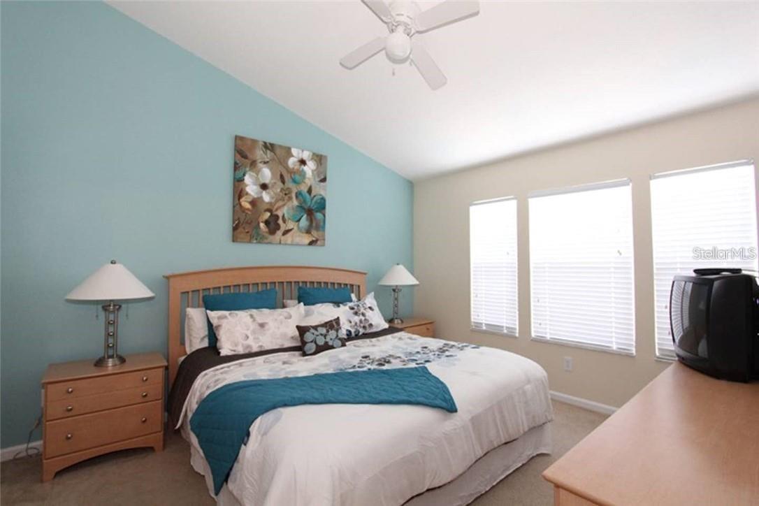2411 Silver Palm Dr Property Photo 5