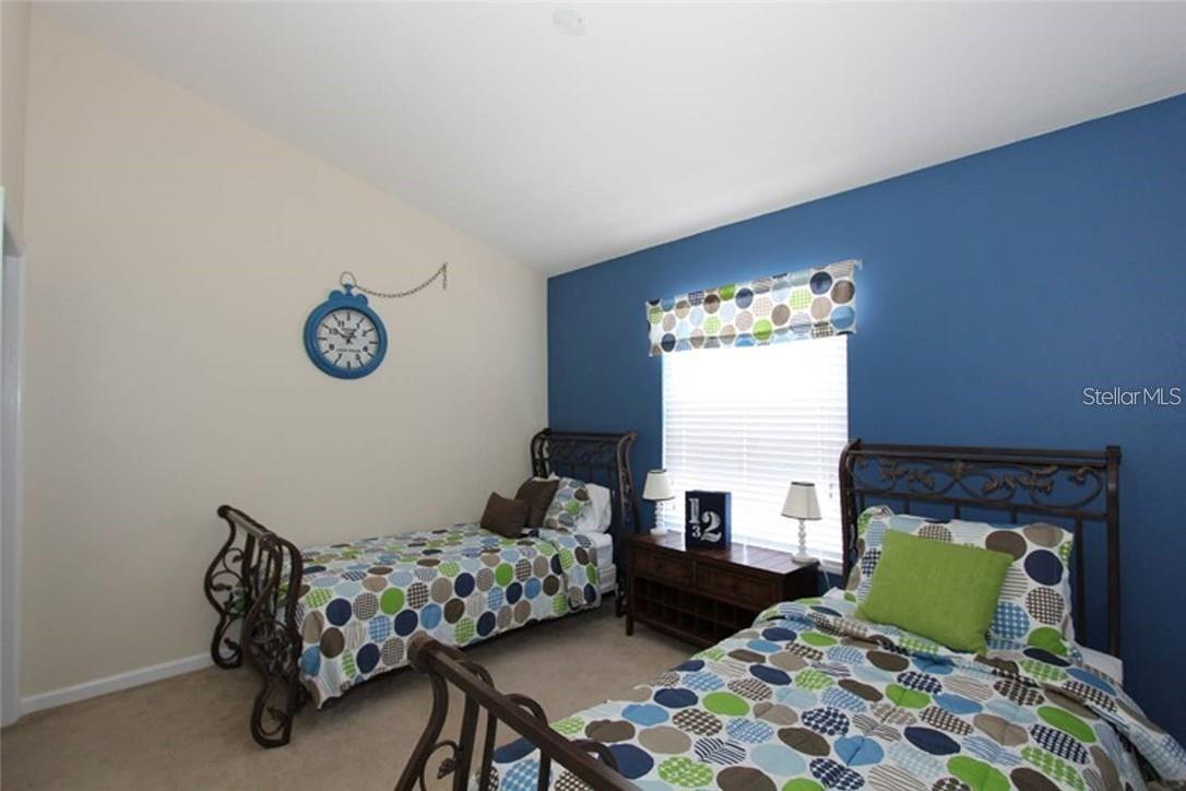 2411 Silver Palm Dr Property Photo 9