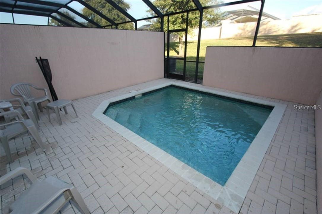 2411 Silver Palm Dr Property Photo 10