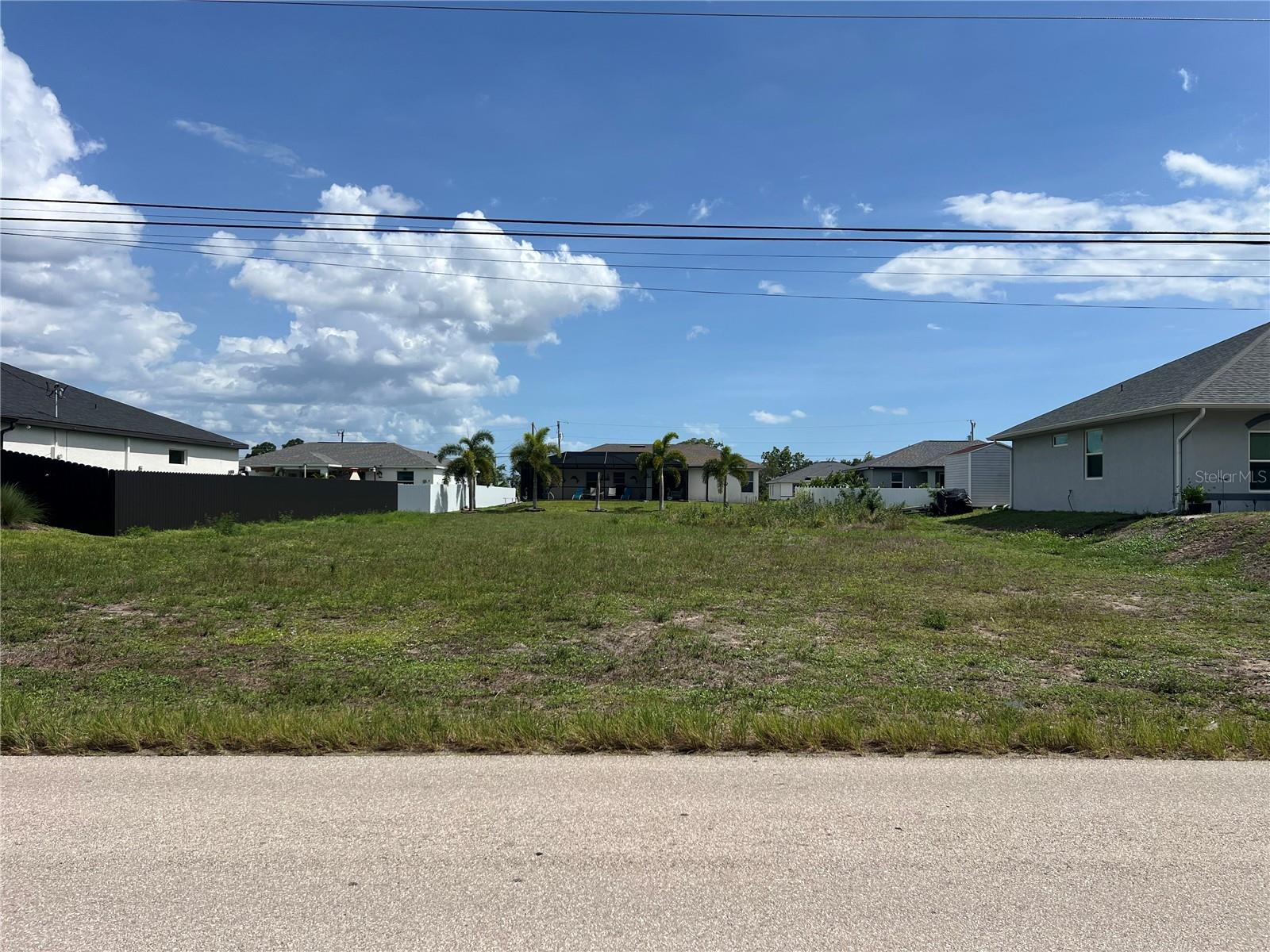 406 Jacaranda Pkwy E Property Photo 3