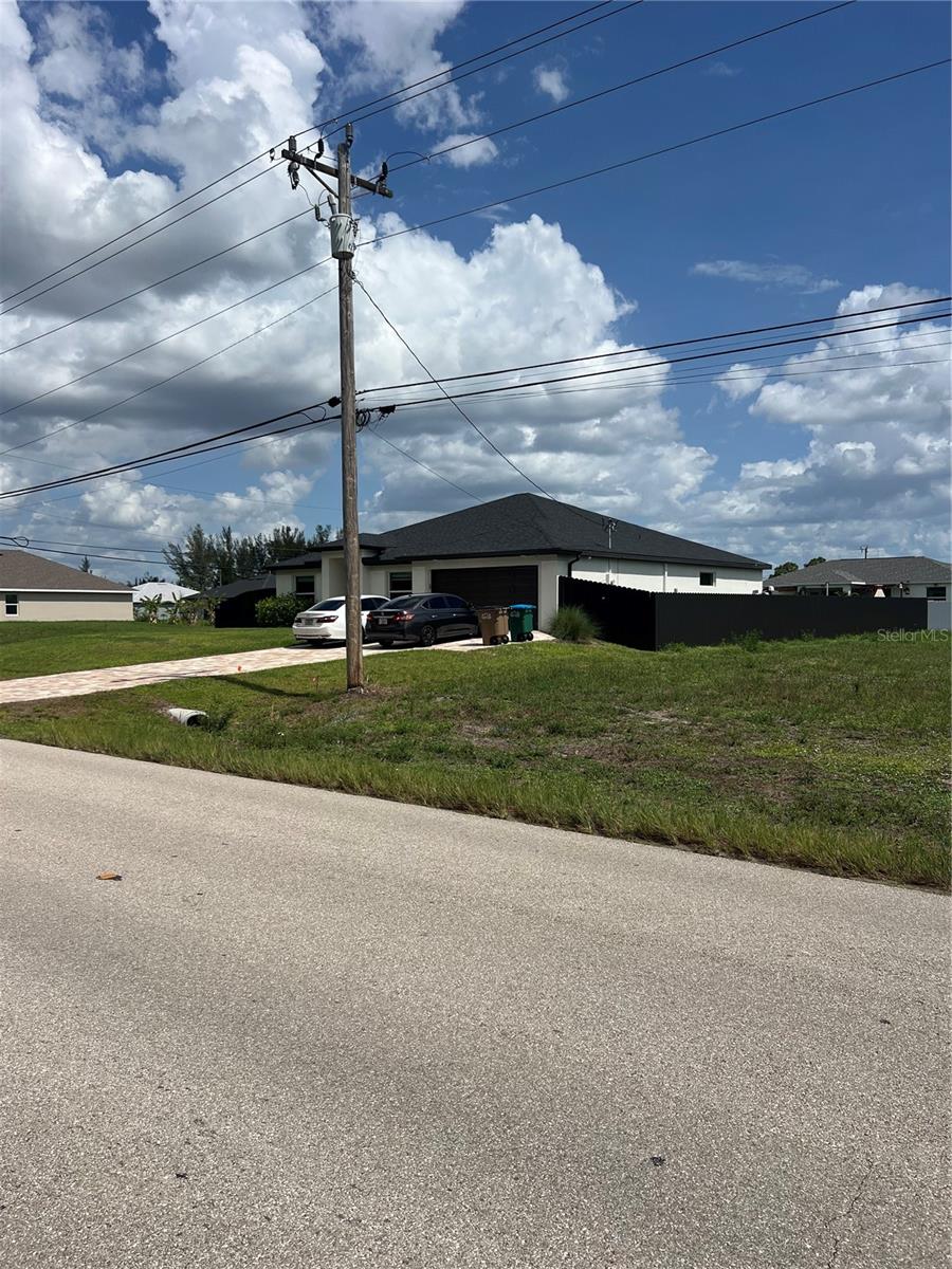 406 Jacaranda Pkwy E Property Photo 4