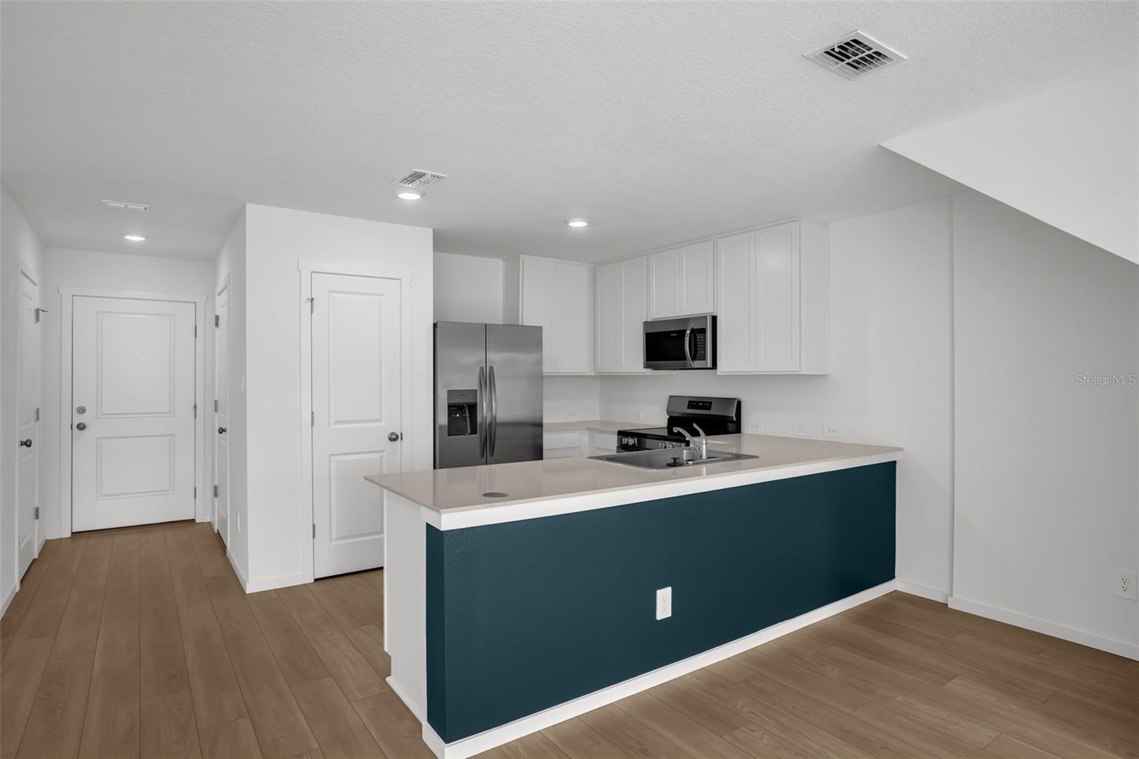 831 Lynx Property Photo 4