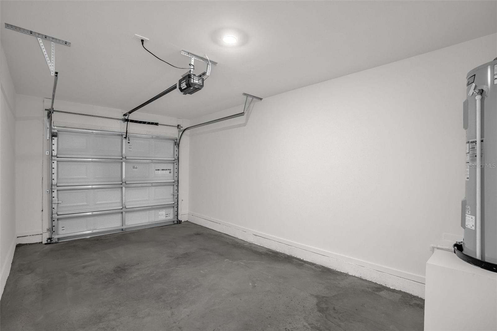 831 Lynx Property Photo 23